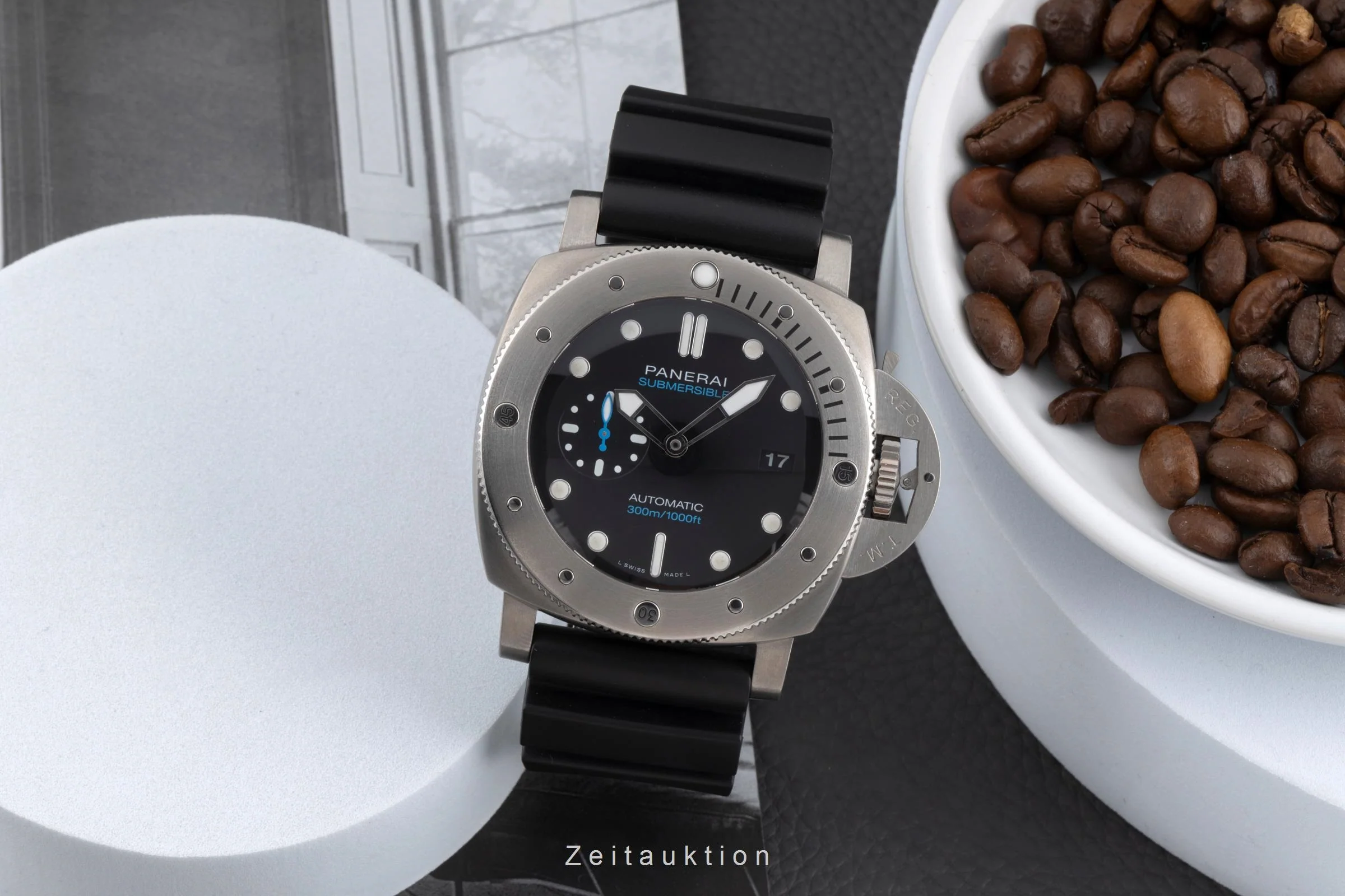 Panerai Submersible titanium automatic men's watch PAM01305  [2504138] - Image 4