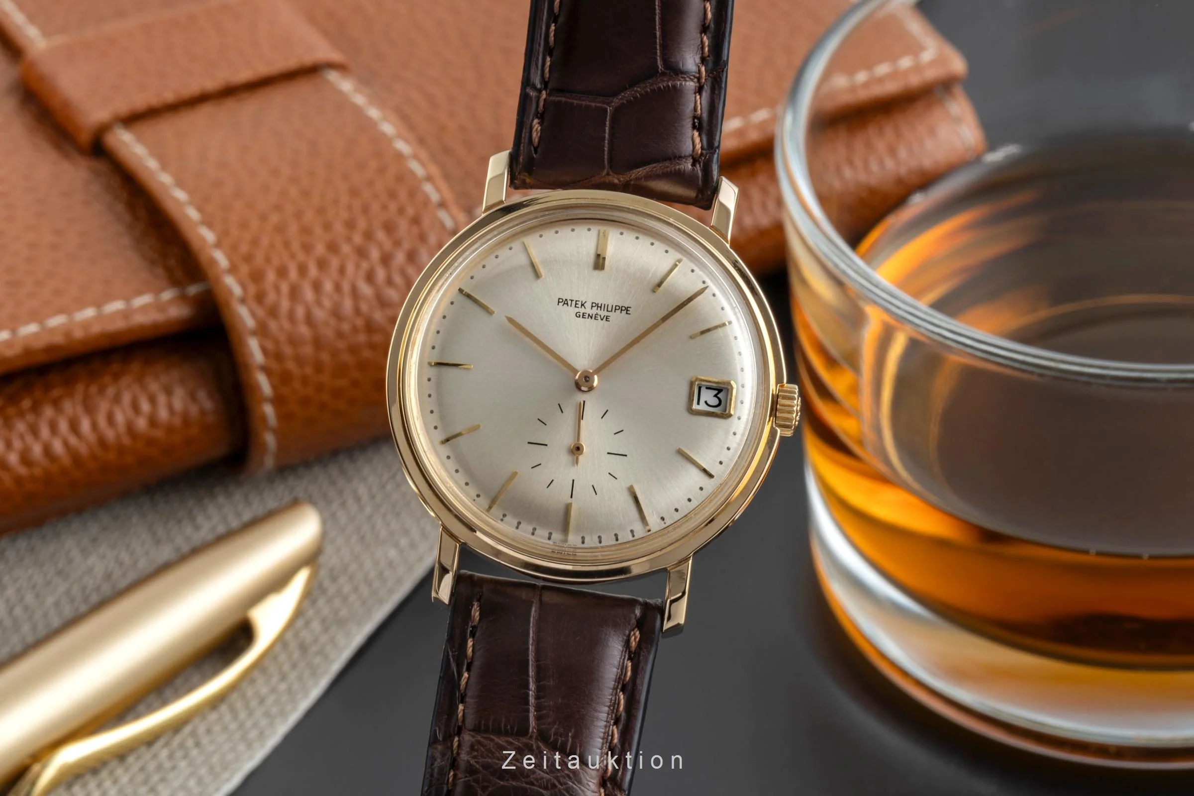 Patek Philippe Calatrava 18 ct gold automatic men's watch 3445 Vintage  [2506495] - Image 2