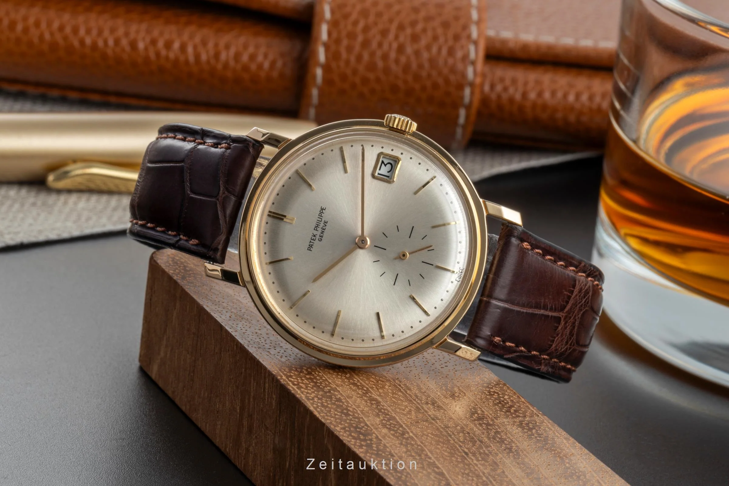Patek Philippe Calatrava 18 ct gold automatic men's watch 3445 Vintage  [2506495] - Image 3