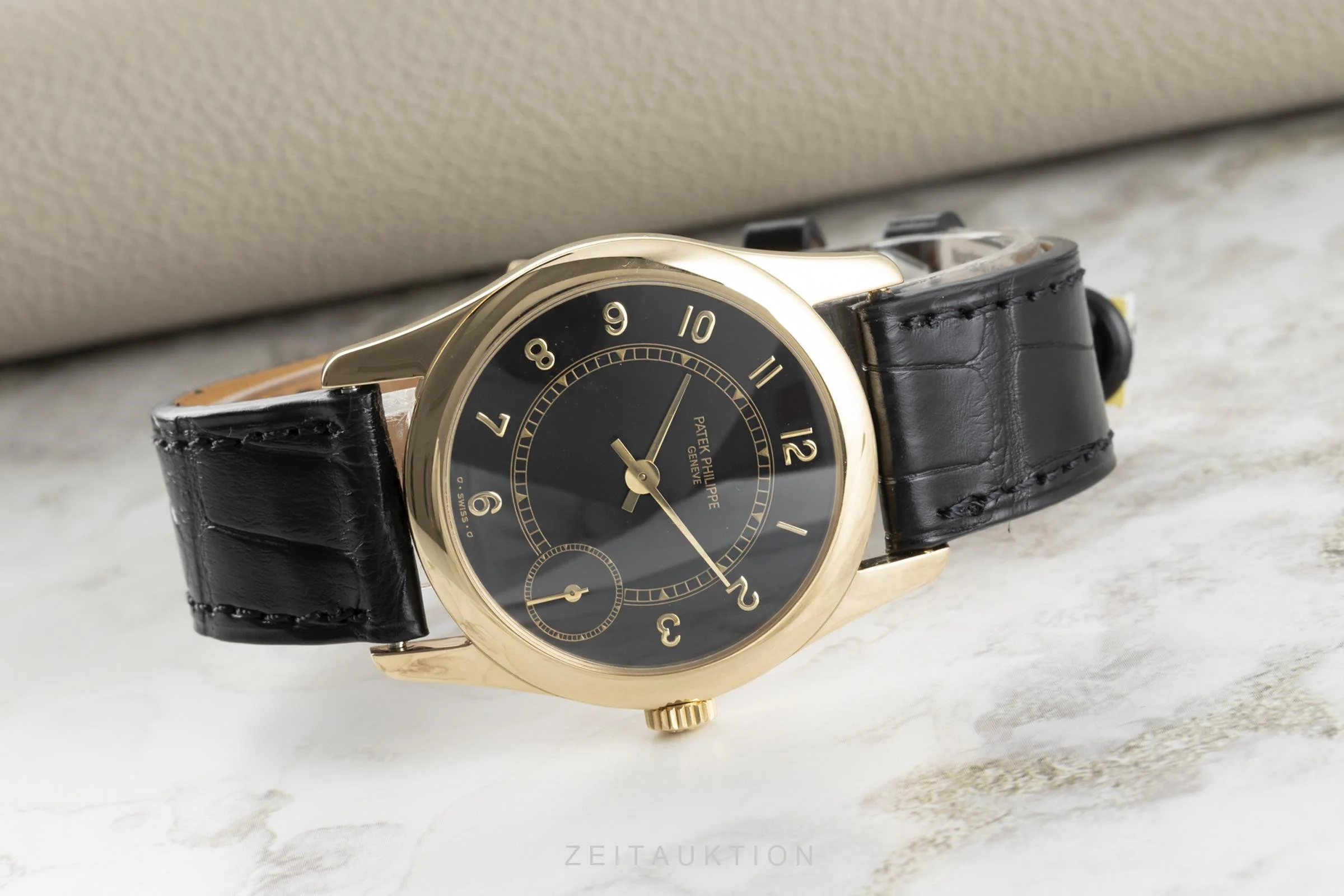Patek Philippe Calatrava 18 ct gold automatic men's watch 5000J-001  [2105759] - Image 2