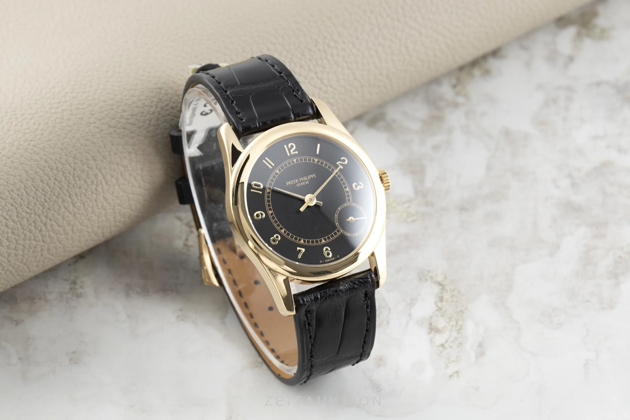 Patek Philippe Calatrava 18 ct gold automatic men's watch 5000J-001  [2105759] - Image 3