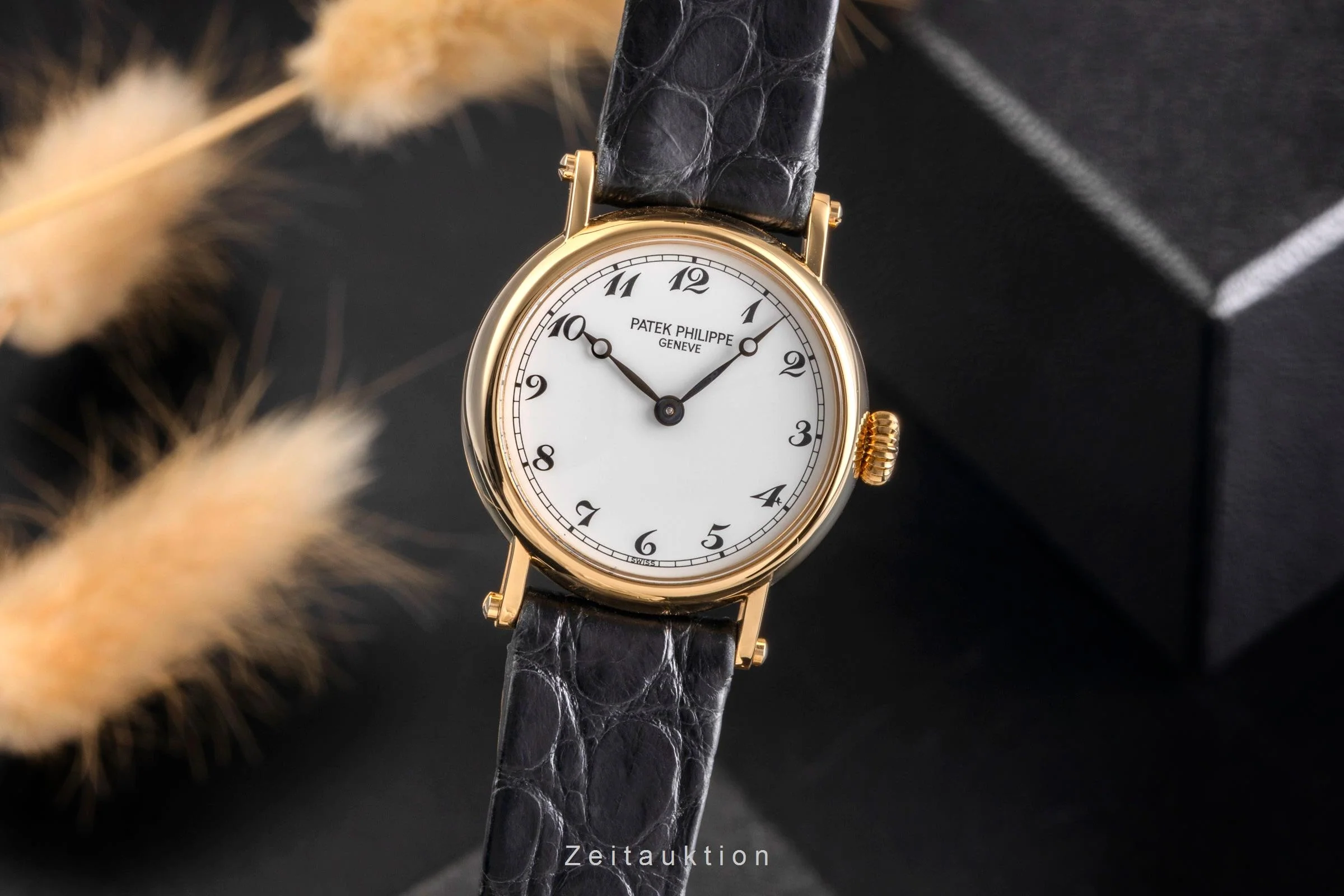 Patek Philippe Calatrava 18 ct gold manual winding women's watch 4860  [2504134] - Image 2