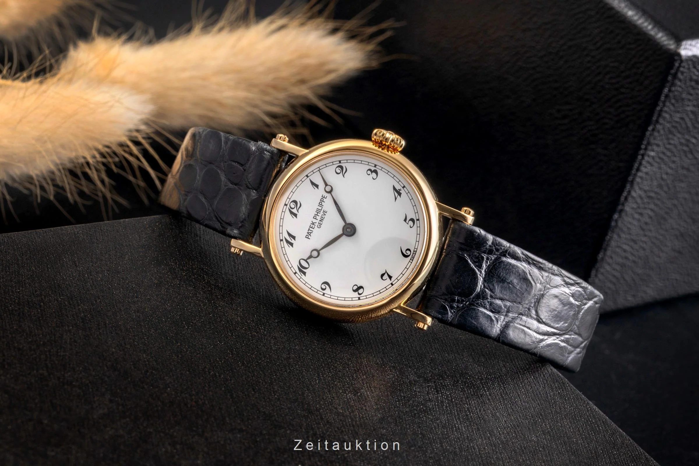 Patek Philippe Calatrava 18 ct gold manual winding women's watch 4860  [2504134] - Image 3