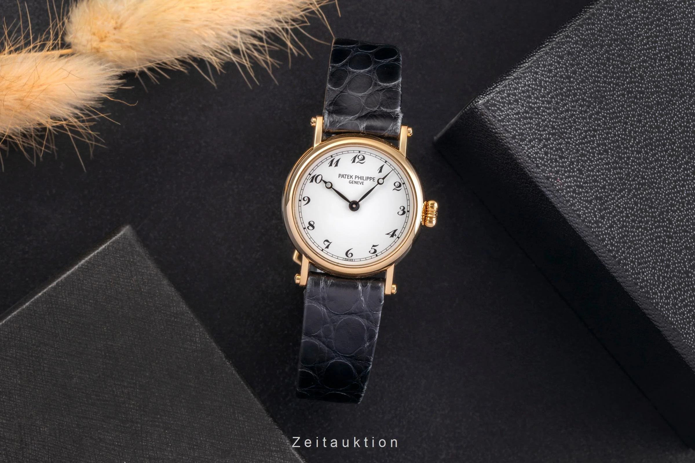 Patek Philippe Calatrava 18 ct gold manual winding women's watch 4860  [2504134] - Image 4