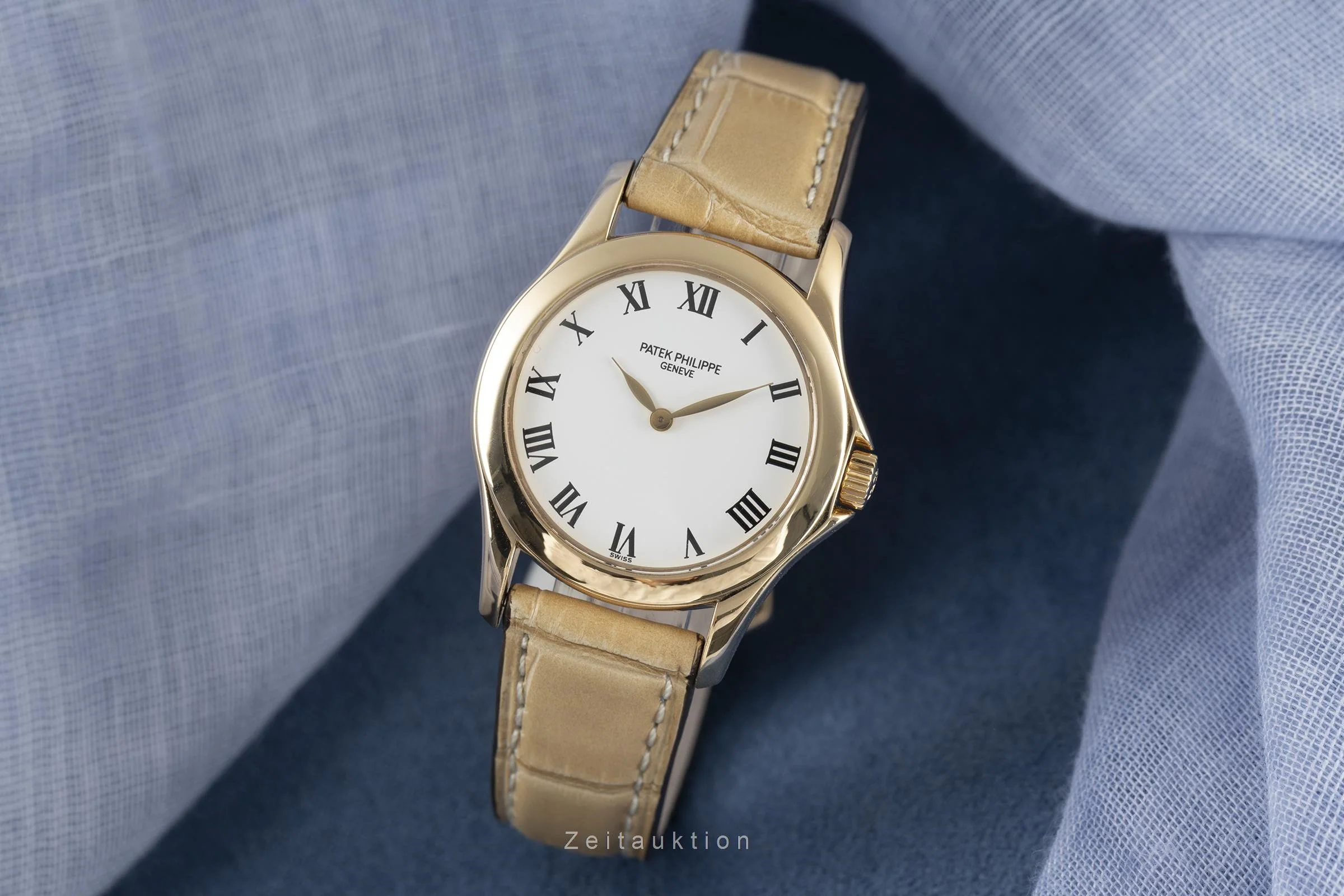 Patek Philippe Calatrava 18 ct gold manual winding women's watch 4905  [2107781] - Image 3