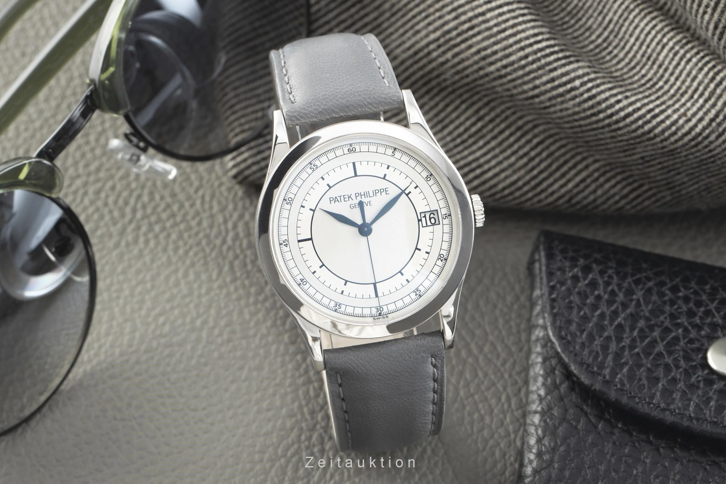 Patek Philippe Calatrava 18 ct white gold automatic men's watch 5296 LP: 32650EUR  [2109773] - Image 3