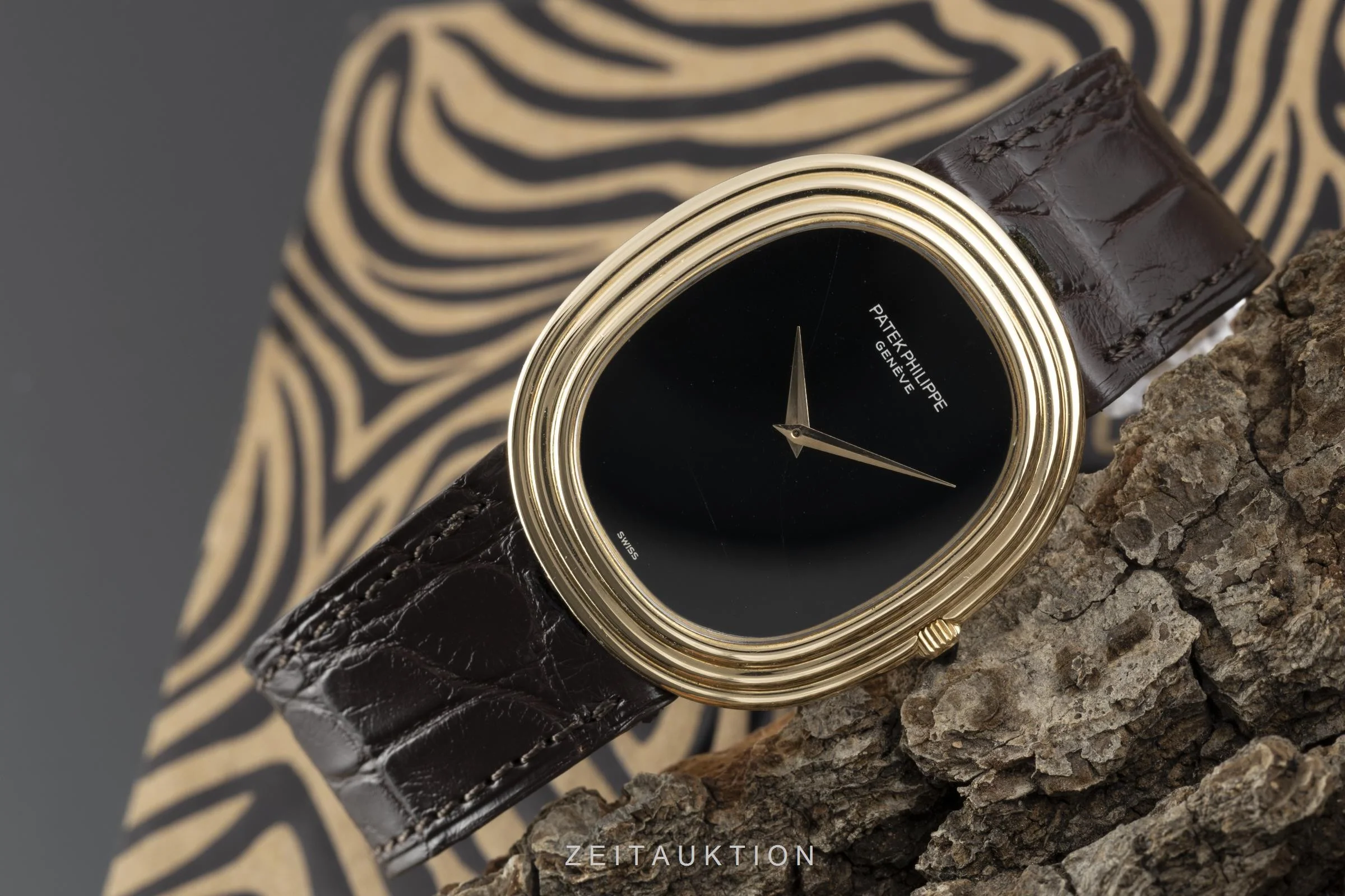 Patek Philippe Ellipse 18 ct gold automatic men's watch 3634  [2106522] - Image 2