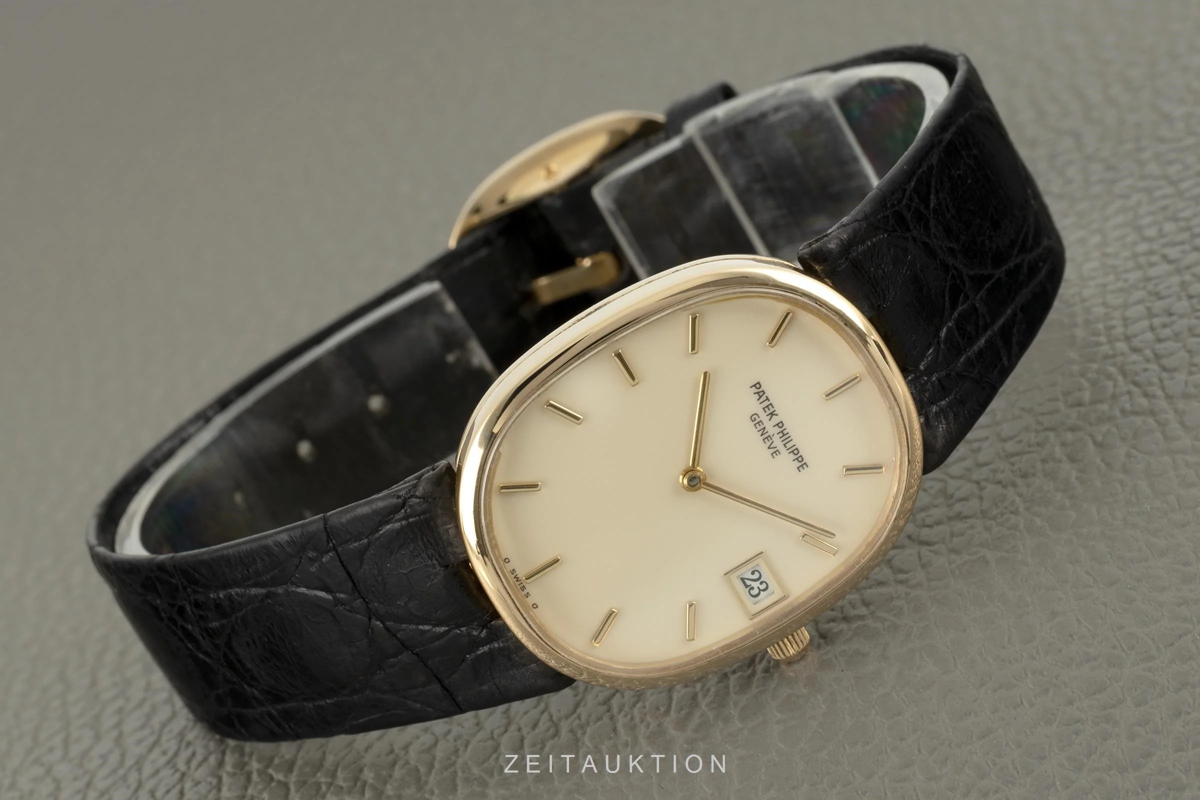 Patek Philippe Ellipse 18 ct gold quartz men's watch 3788  [2103297] - Image 3