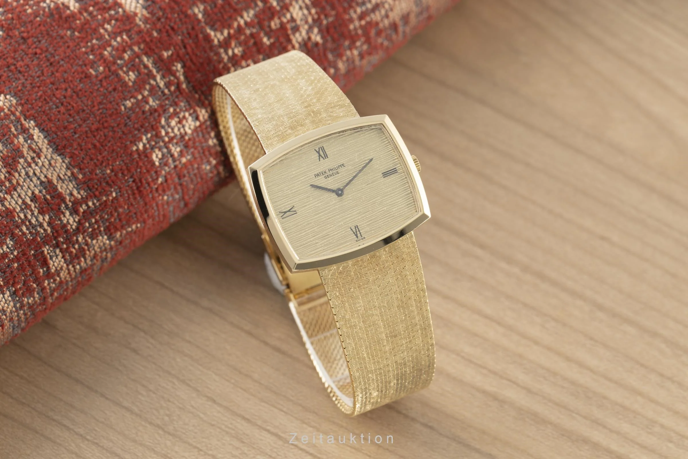 Patek Philippe Gondolo 18 ct gold manual winding men's watch 3528/1 Vintage  [2109419] - Image 3