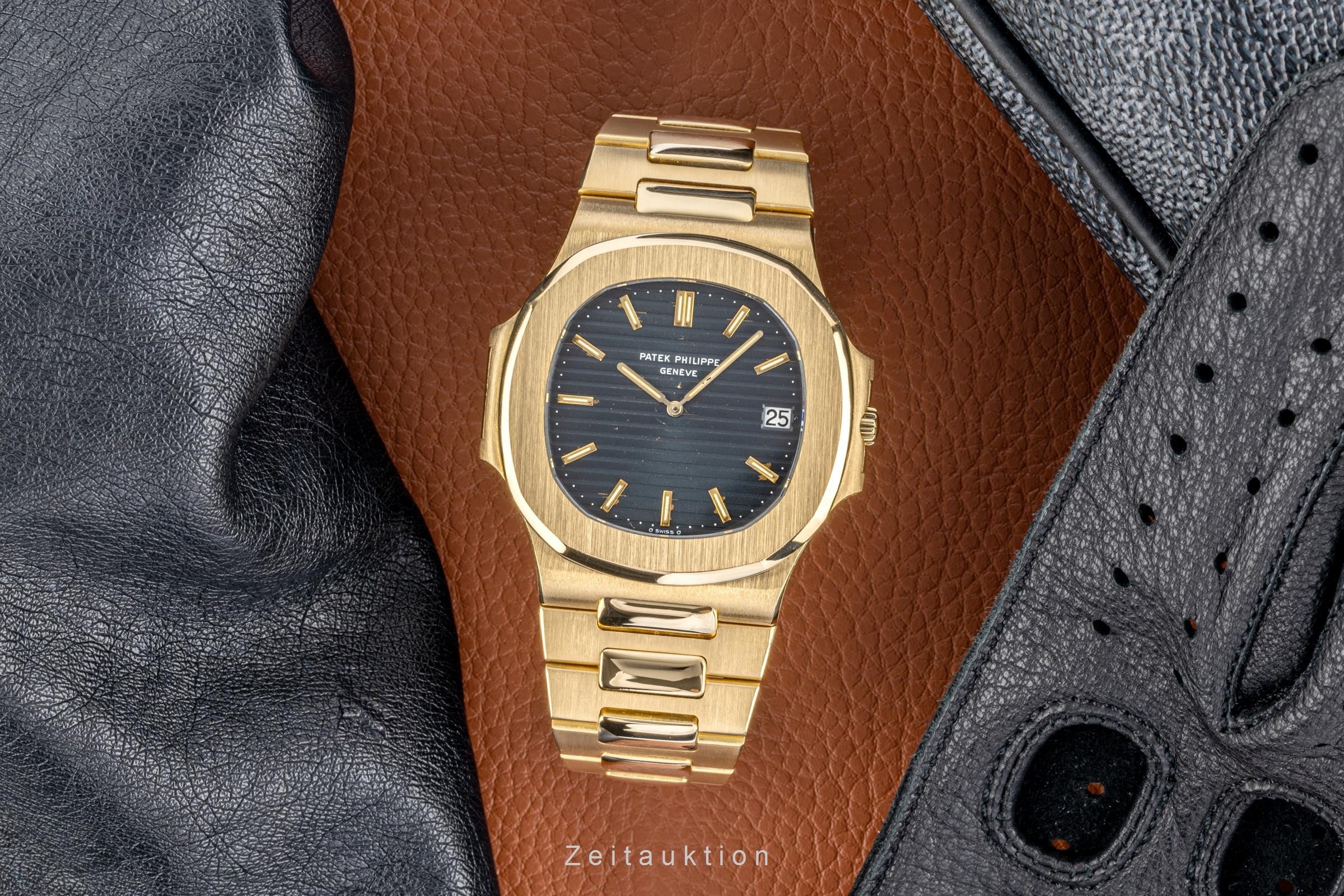 Patek Philippe Nautilus 18 ct gold automatic men's watch 3700/11J  [2300998] - Image 3