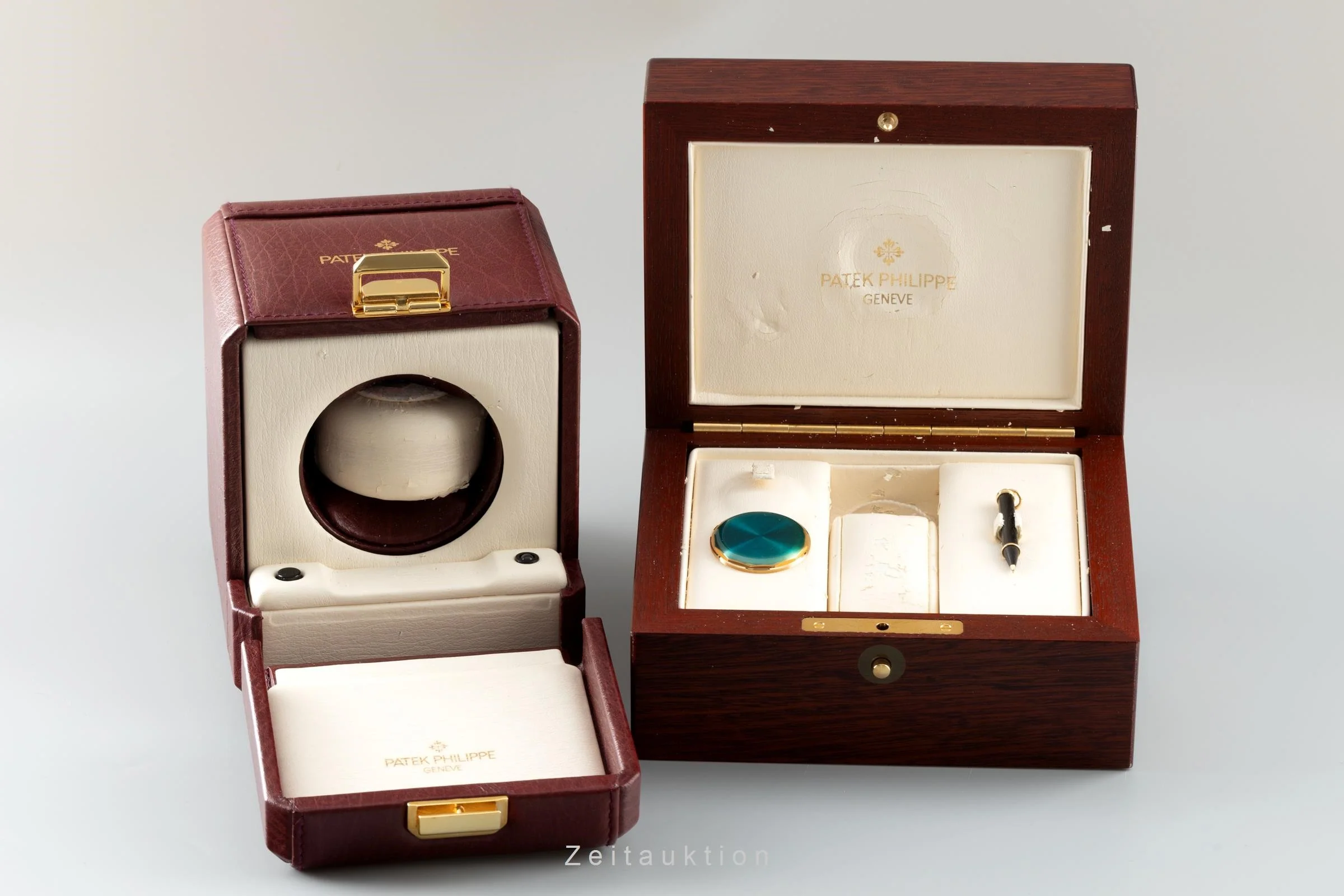 Patek Philippe Perpetual Calendar chronograph 18 ct gold manual winding men's watch 3970/2  [2203229] - Image 12