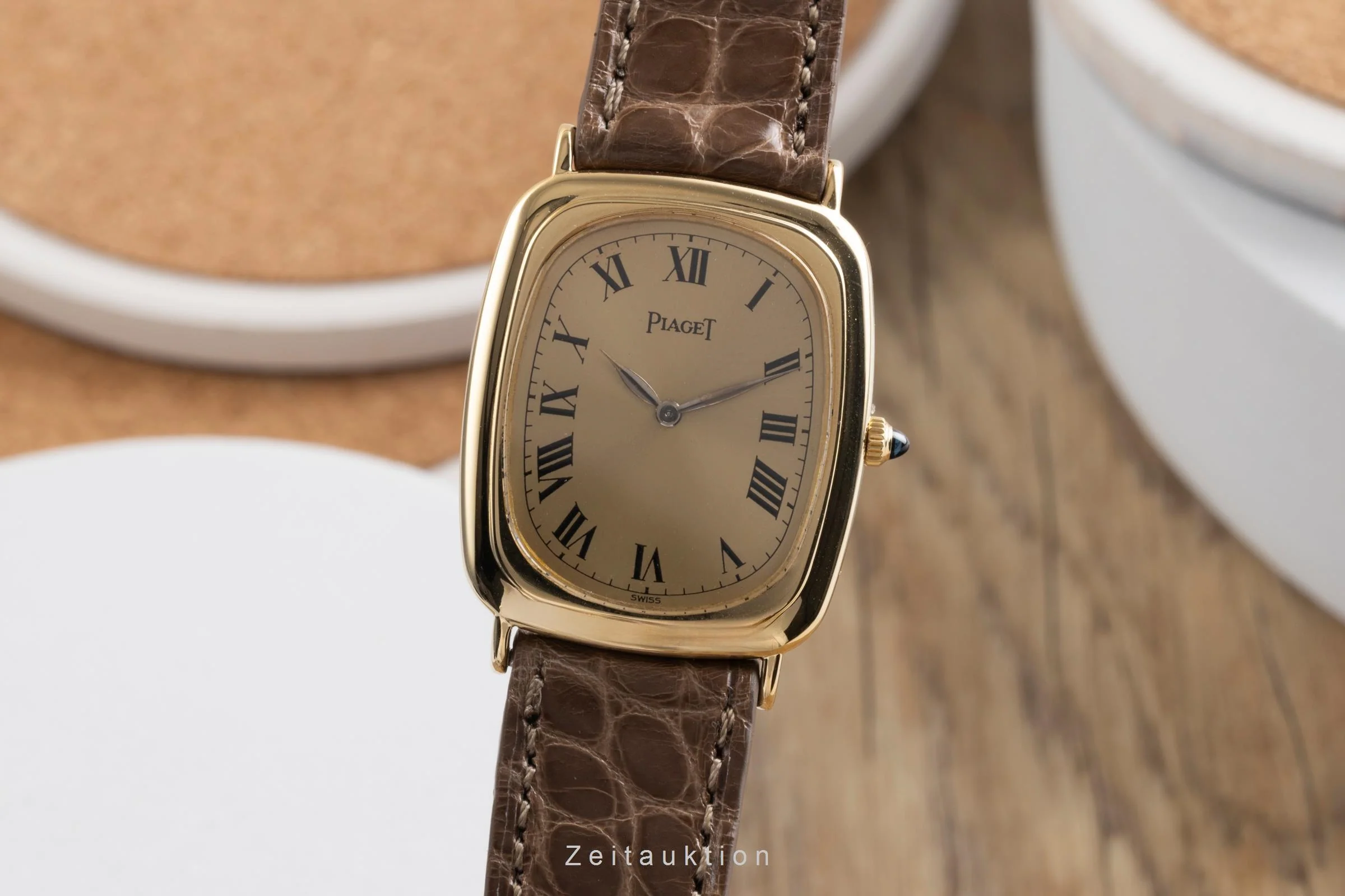 Piaget 18 ct gold manual winding women's watch 9251  [2503895] - Image 2