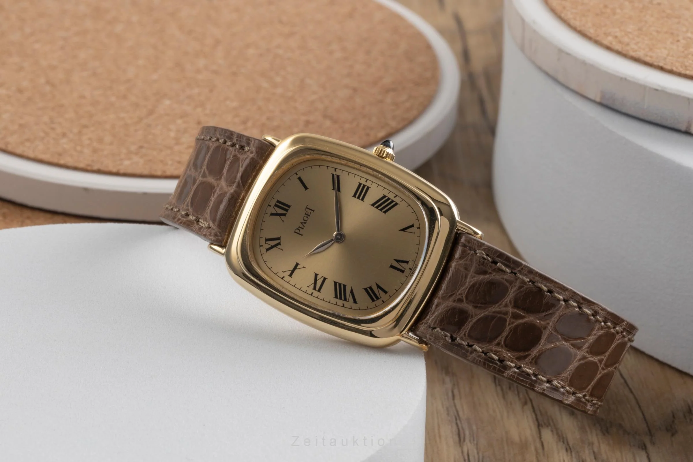 Piaget 18 ct gold manual winding women's watch 9251  [2503895] - Image 3