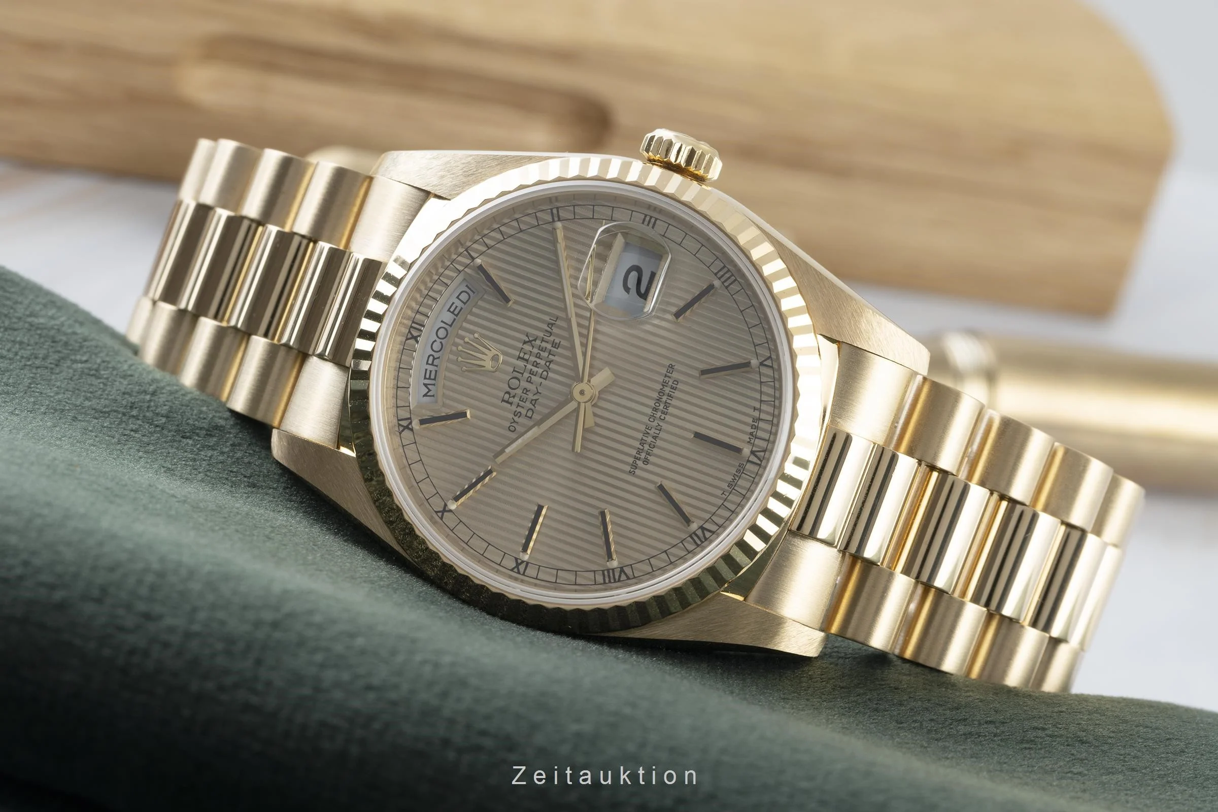 Rolex Day-Date 18 ct gold automatic men's watch 18238  [2203360] - Image 2