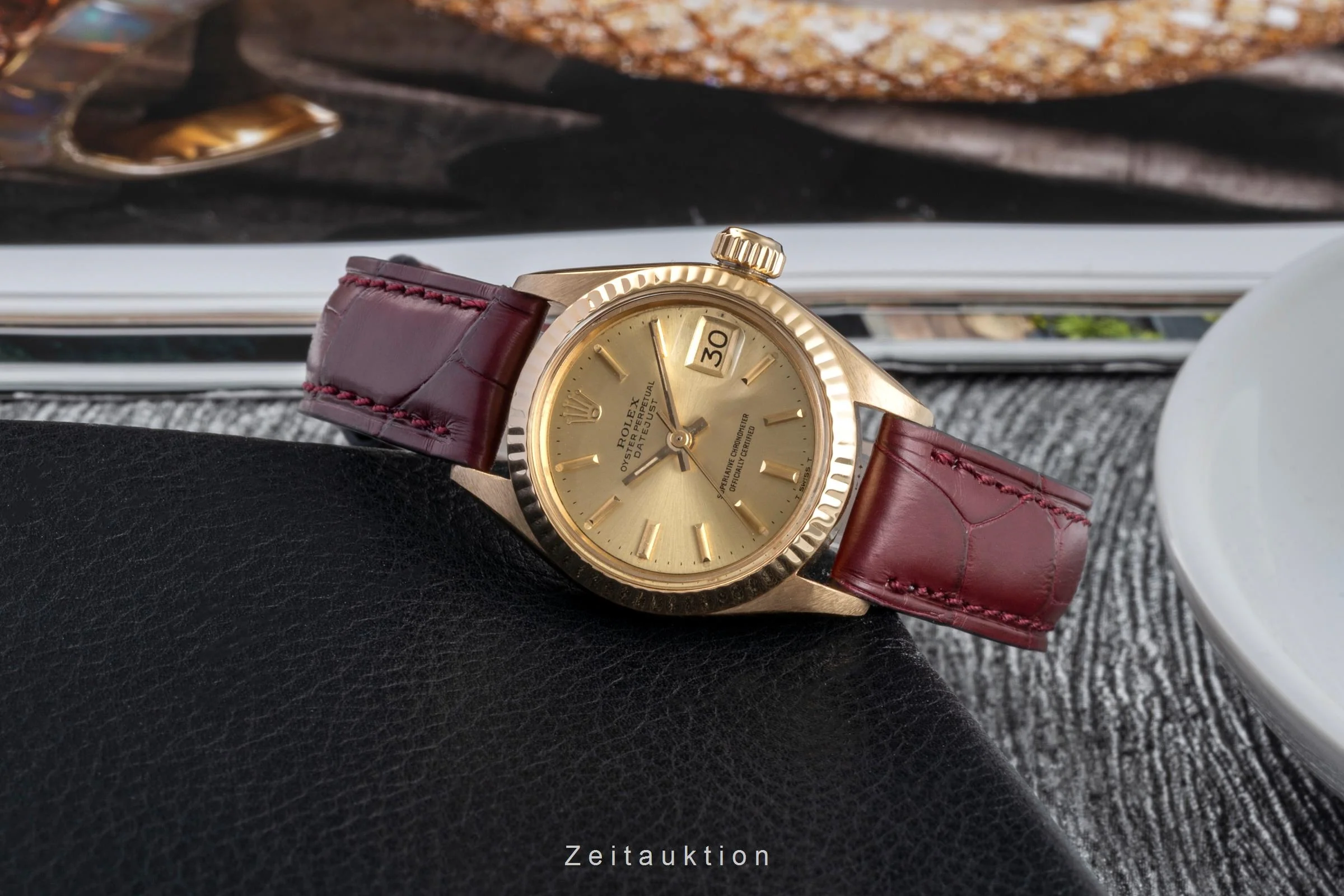 Rolex Lady Datejust 18 ct gold automatic women's watch 6904 Vintage  [2505933] - Image 3