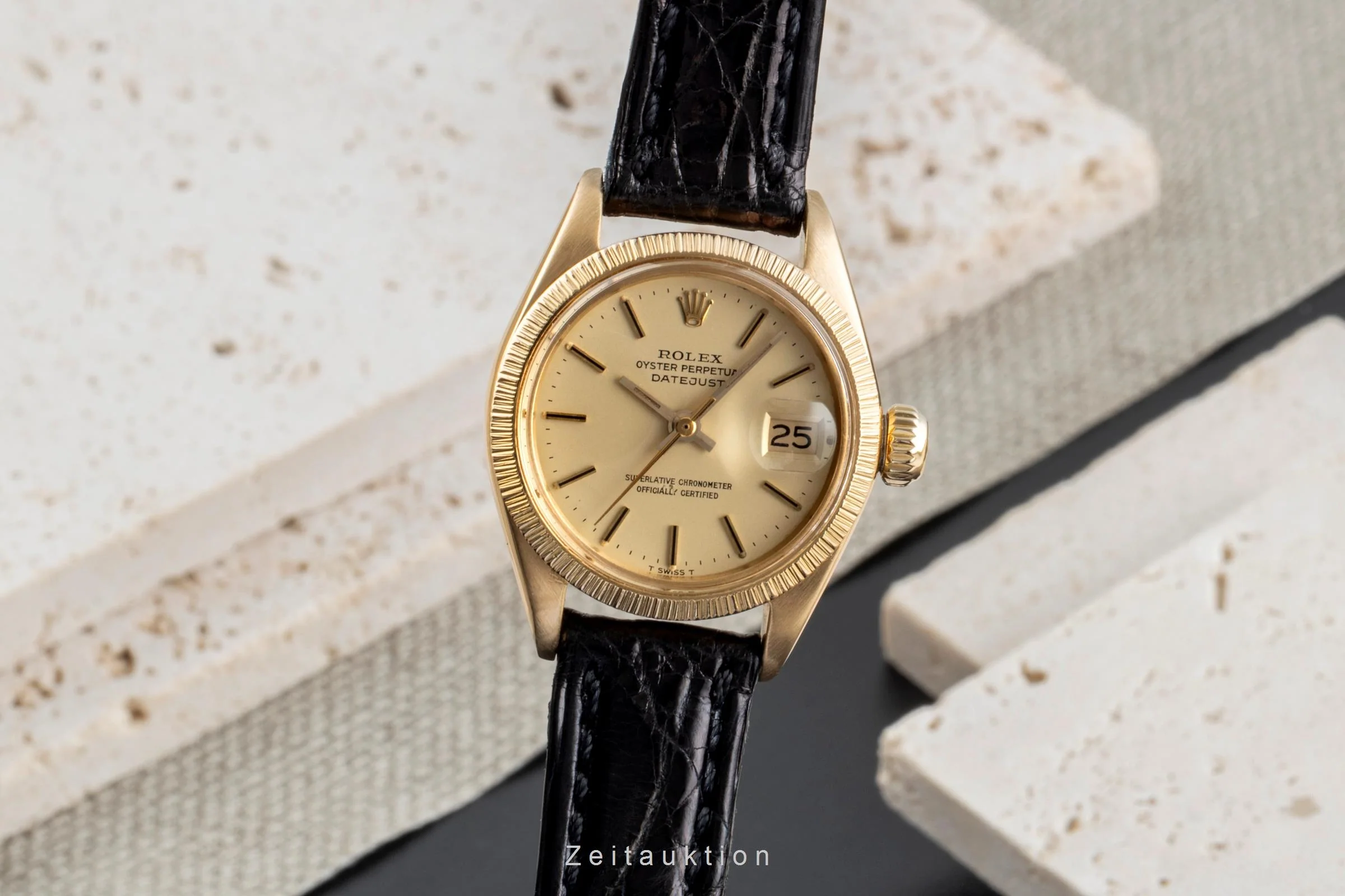 Rolex Lady Datejust 18 ct gold automatic women's watch 6927 Vintage  [2506635] - Image 2