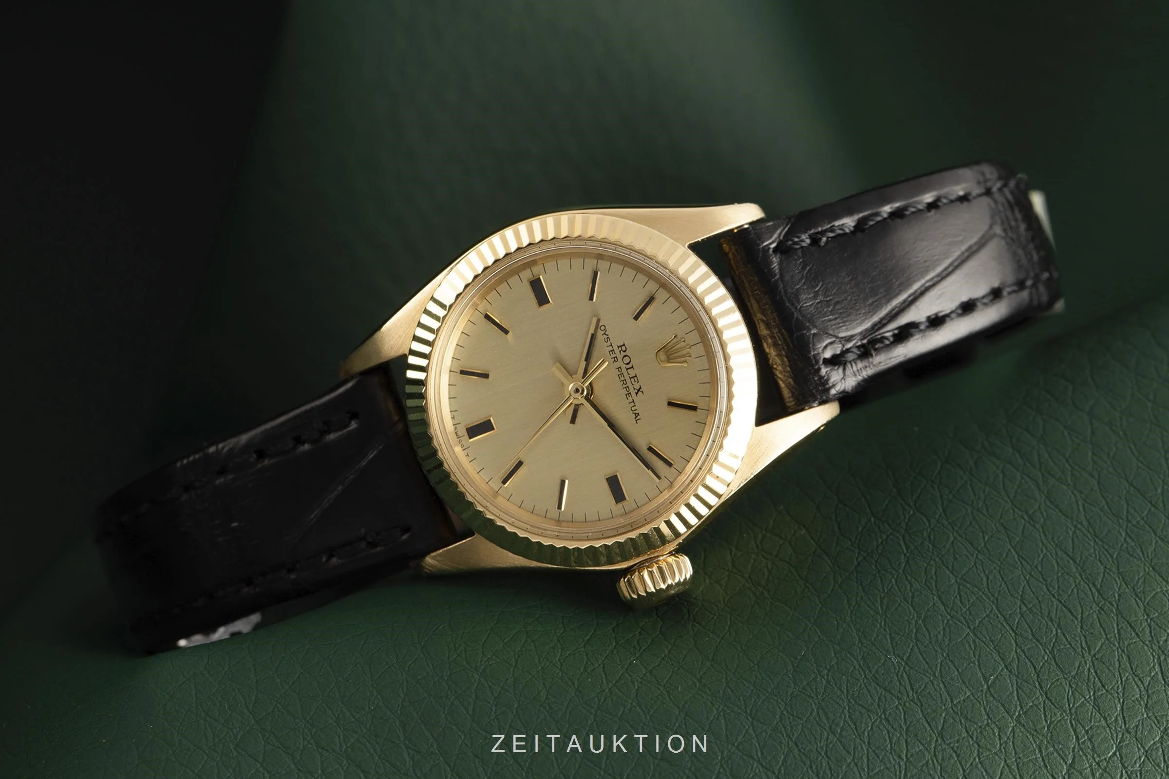 Rolex Oyster Perpetual 18 ct gold automatic women's watch 6619 Vintage  [2106470] - Image 2