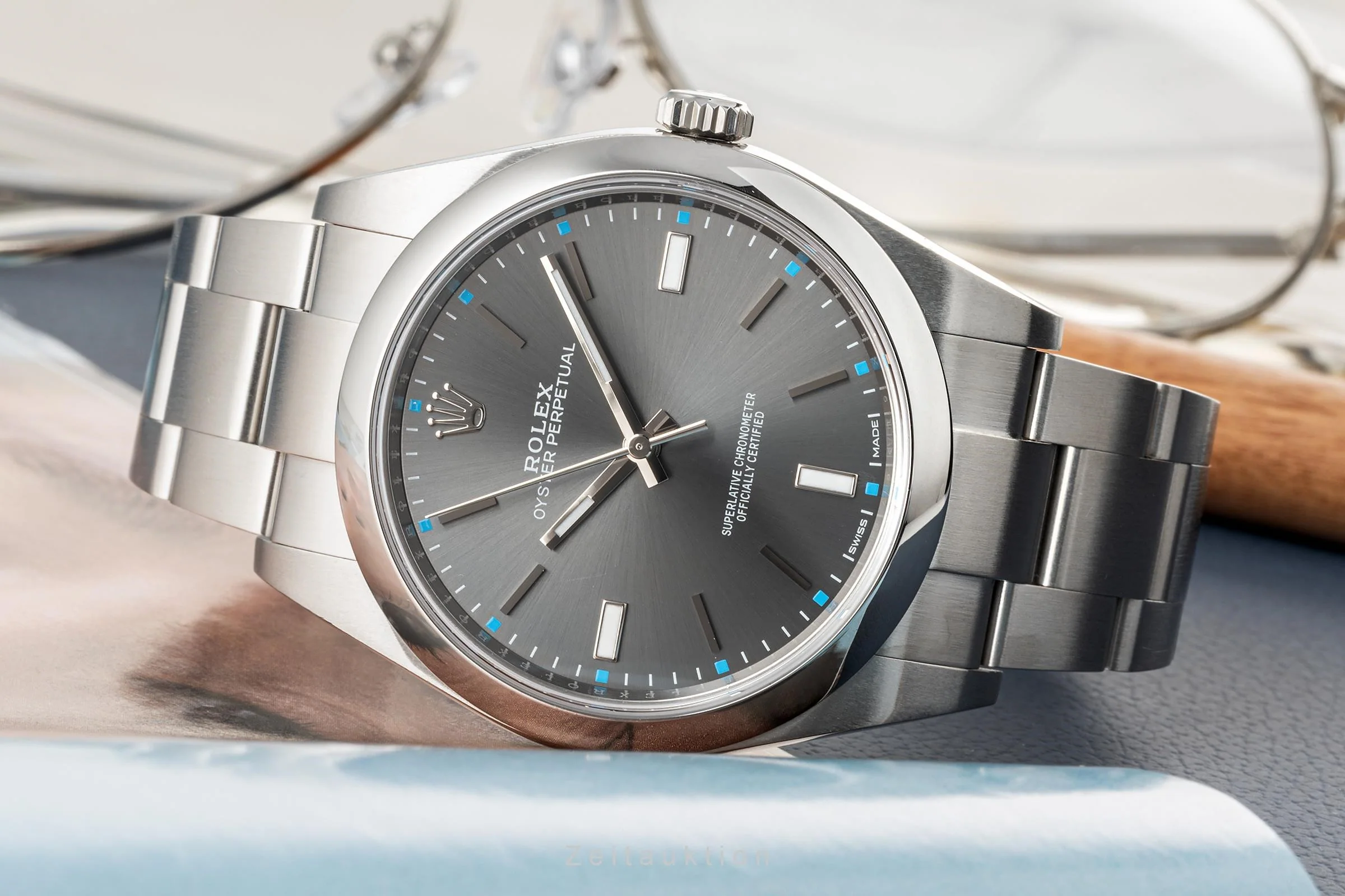 Rolex Oyster Perpetual steel automatic men's watch 114300  [2304977] - Image 3