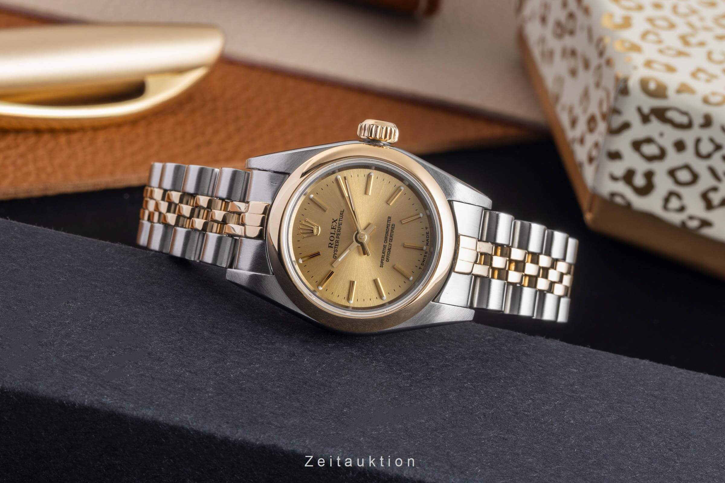 Rolex Oyster Perpetual steel / gold automatic women's watch 67183  [2501977] - Image 3