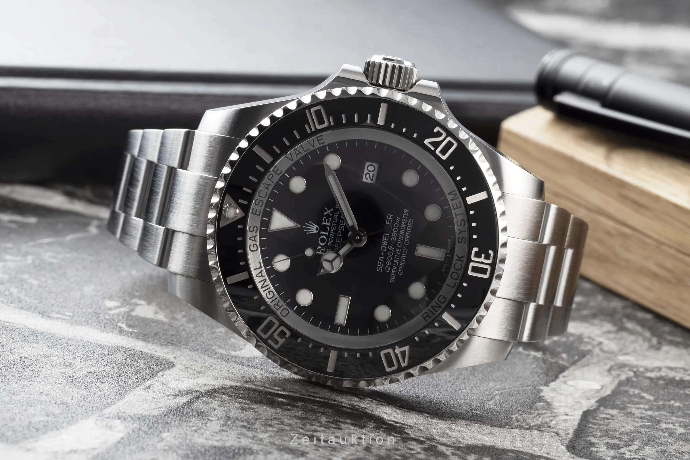 Rolex Sea-Dweller steel automatic men's watch 116660  [2201264] - Image 2