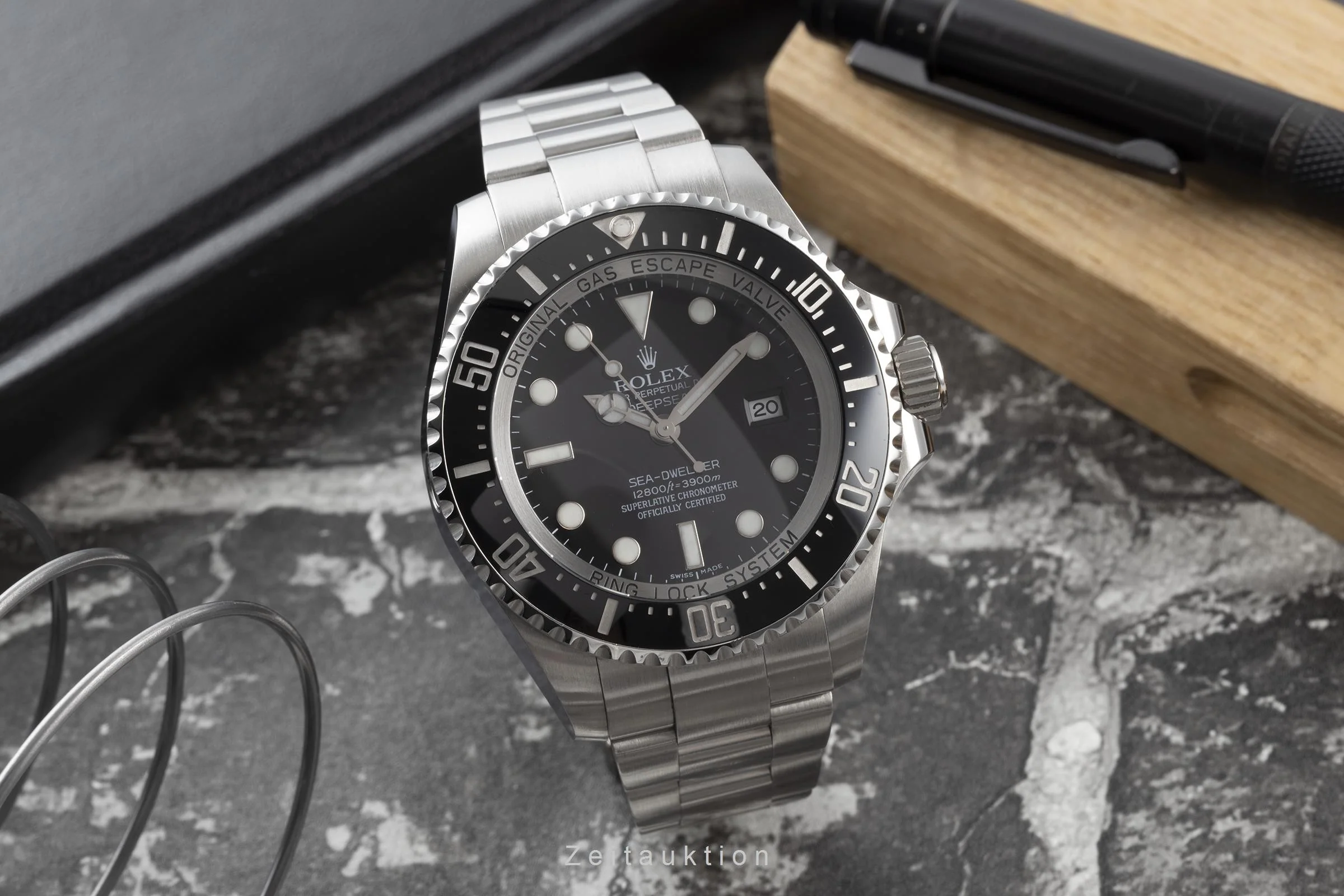 Rolex Sea-Dweller steel automatic men's watch 116660  [2201264] - Image 3