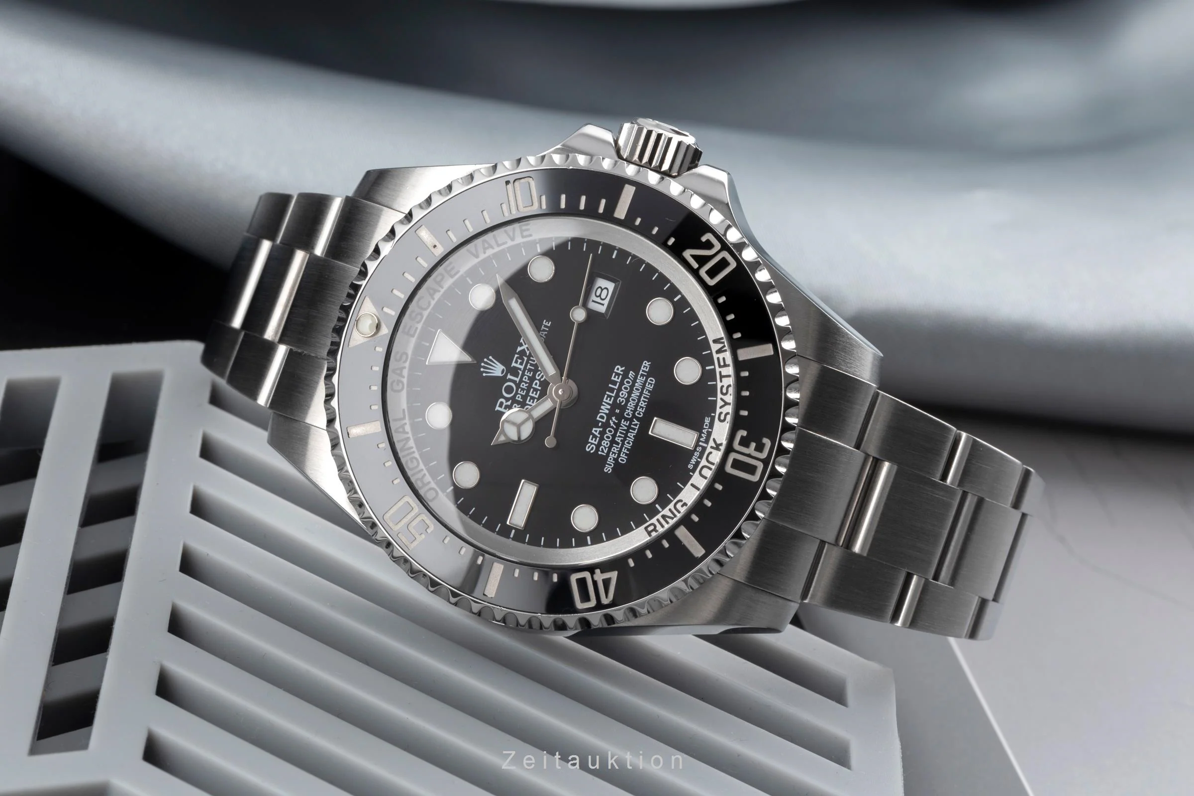 Rolex Sea-Dweller steel automatic men's watch 116660  [2505051] - Image 3