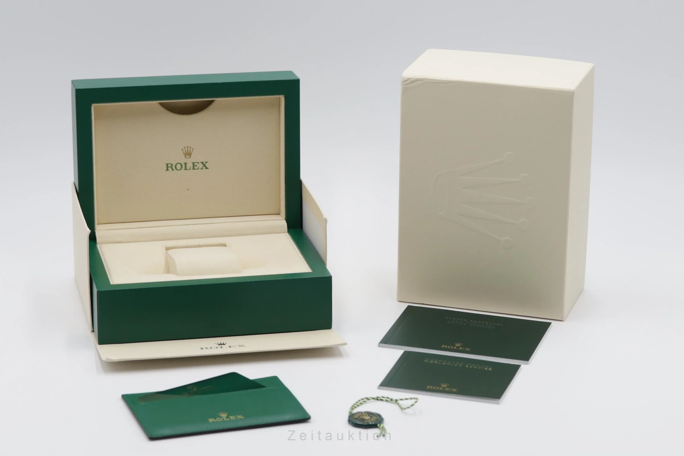 Rolex Sea-Dweller steel automatic men's watch 126600  [2503935] - Image 9
