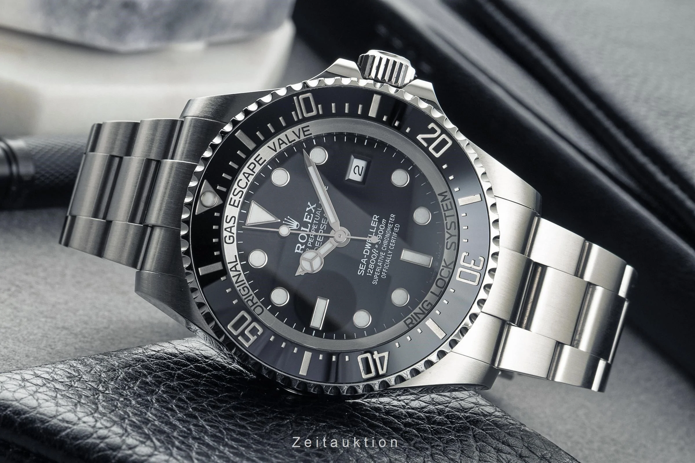 Rolex Sea-Dweller steel automatic men's watch 126660  [2305208] - Image 2