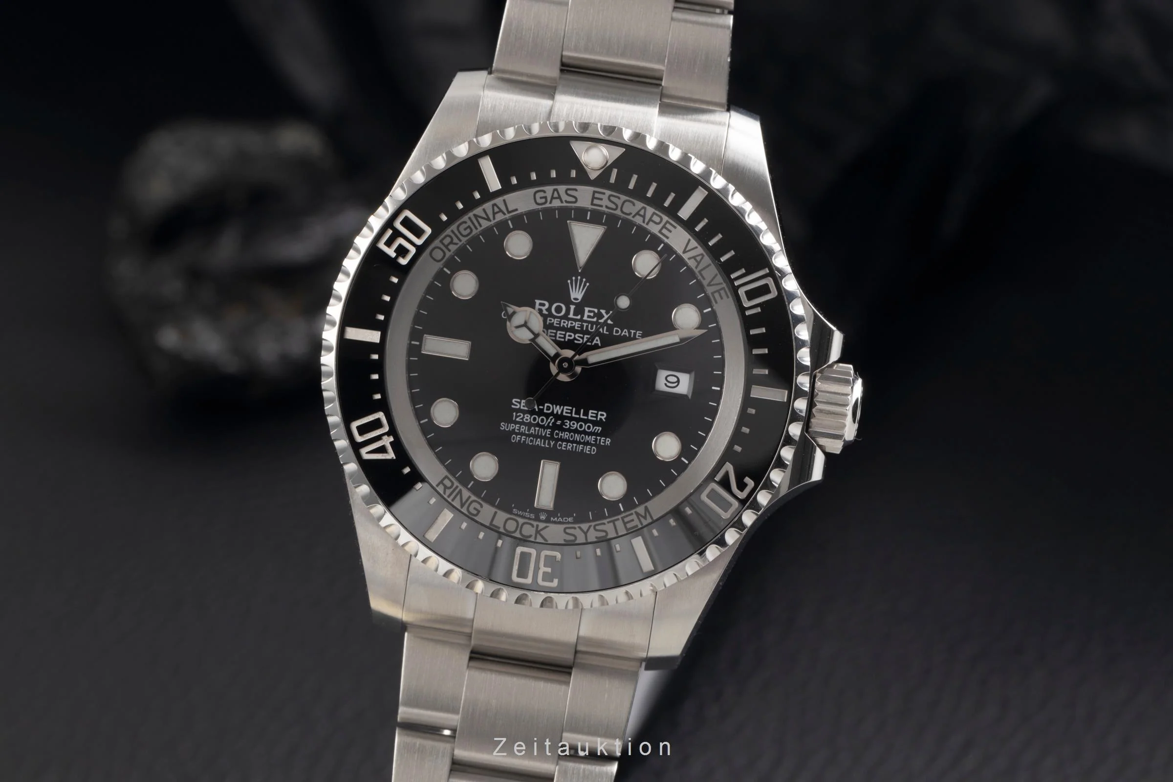 Rolex Sea-Dweller steel automatic men's watch 126660  [2504095] - Image 2