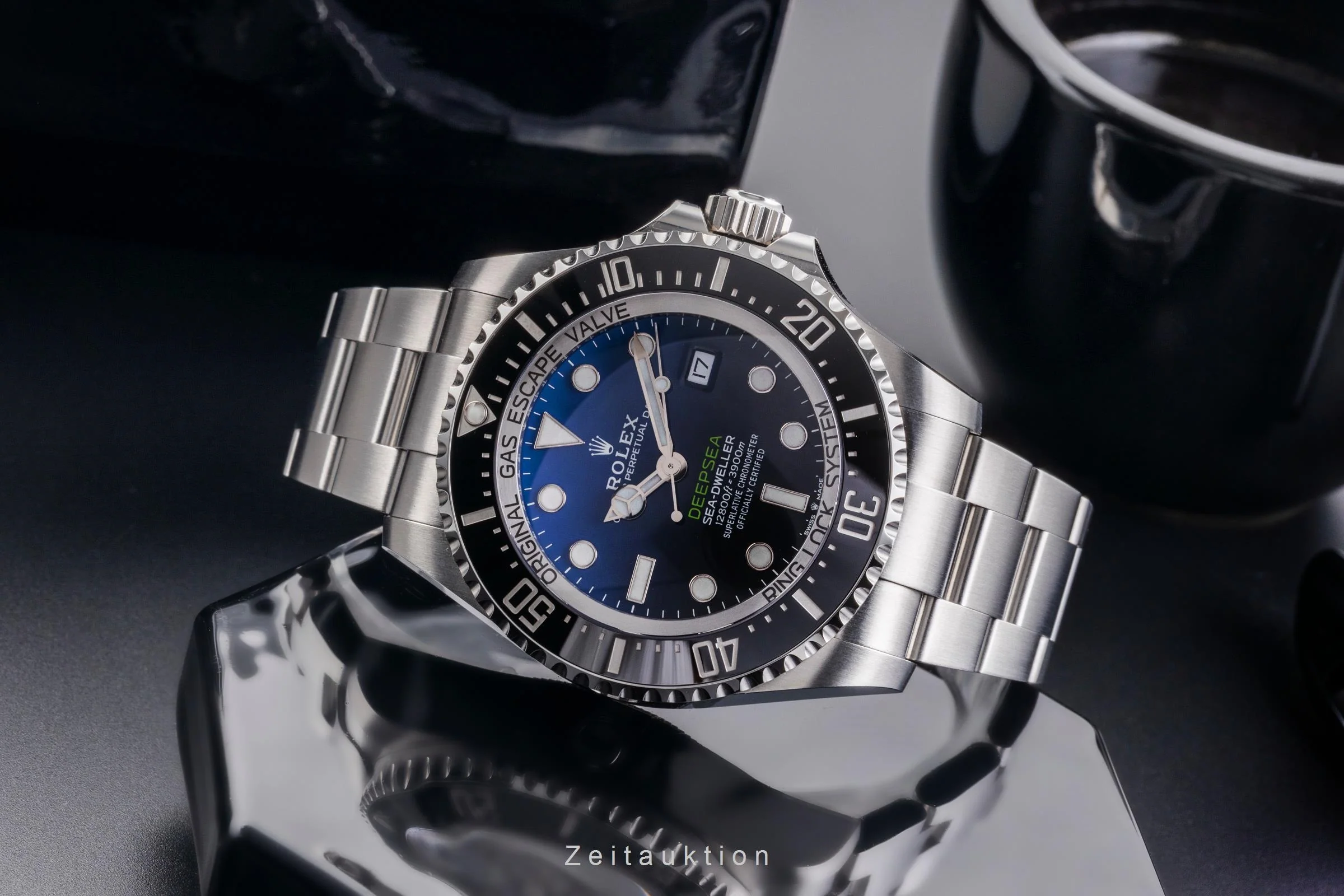 Rolex Sea-Dweller steel automatic men's watch 126660  [2505496] - Image 3