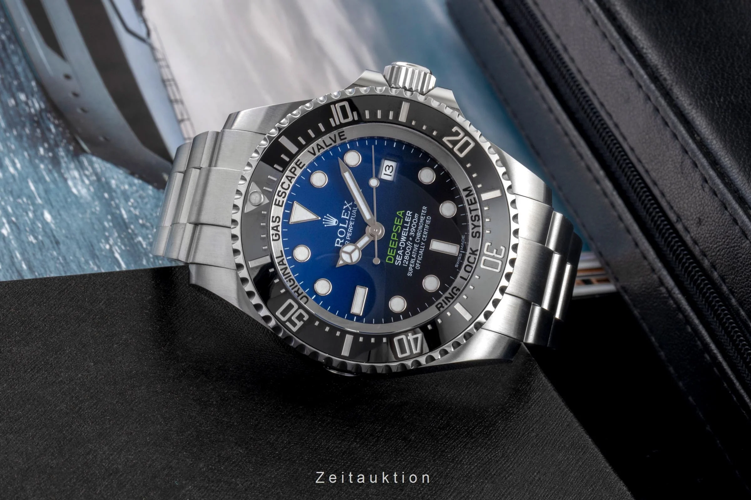 Rolex Sea-Dweller steel / titanium automatic men's watch 116660  [2600914] - Image 3