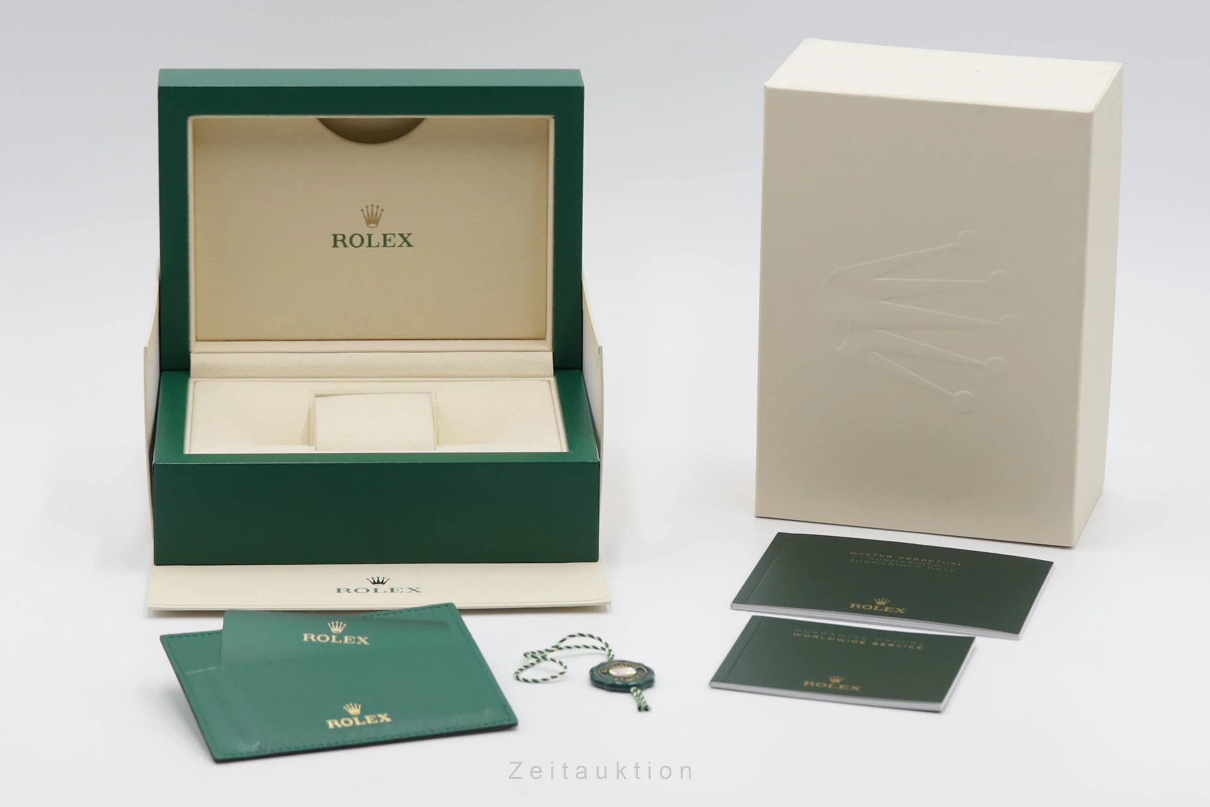 Rolex Submariner steel automatic men's watch 124060  [2502692] - Image 9