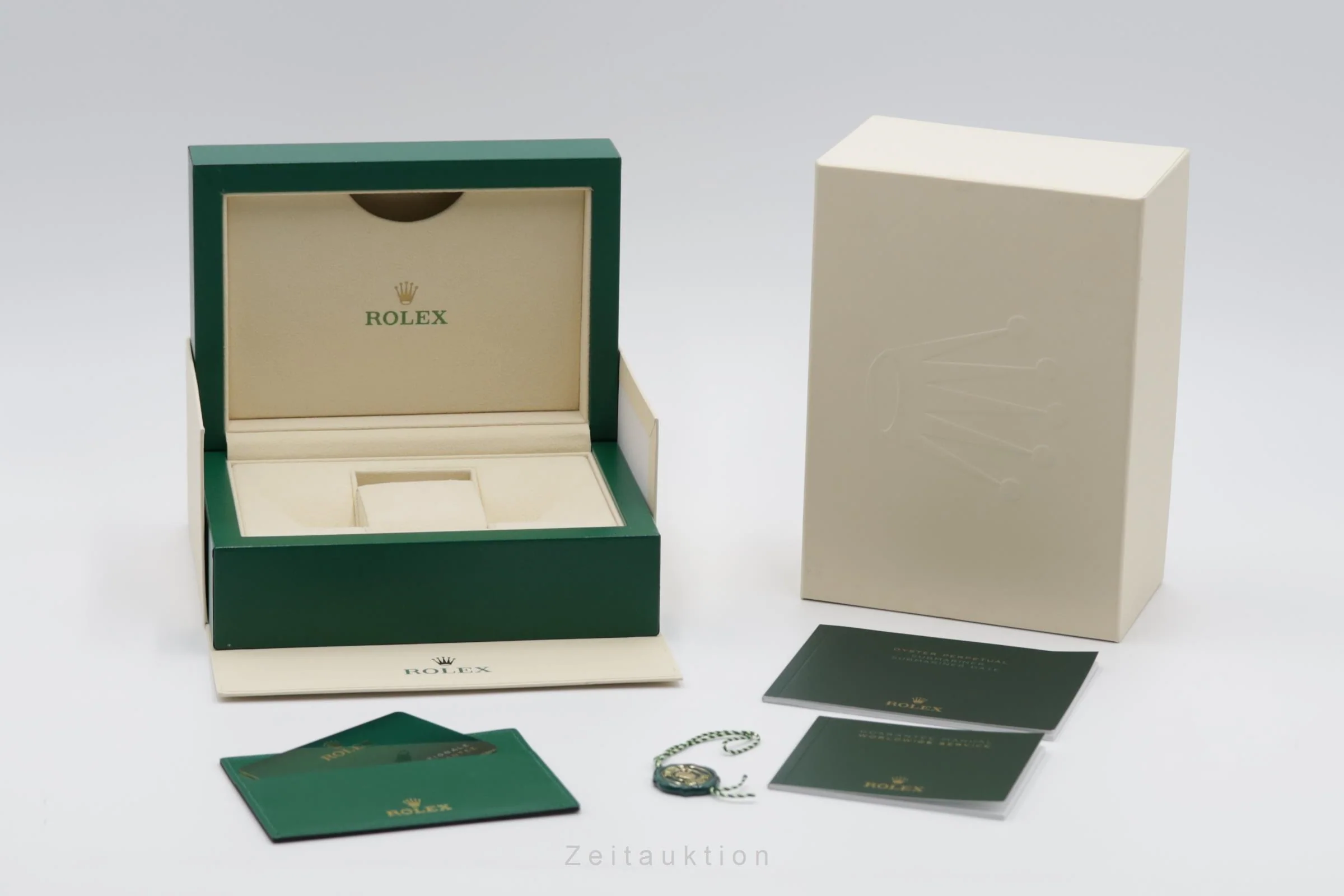 Rolex Submariner steel automatic men's watch 124060  [2504894] - Image 9