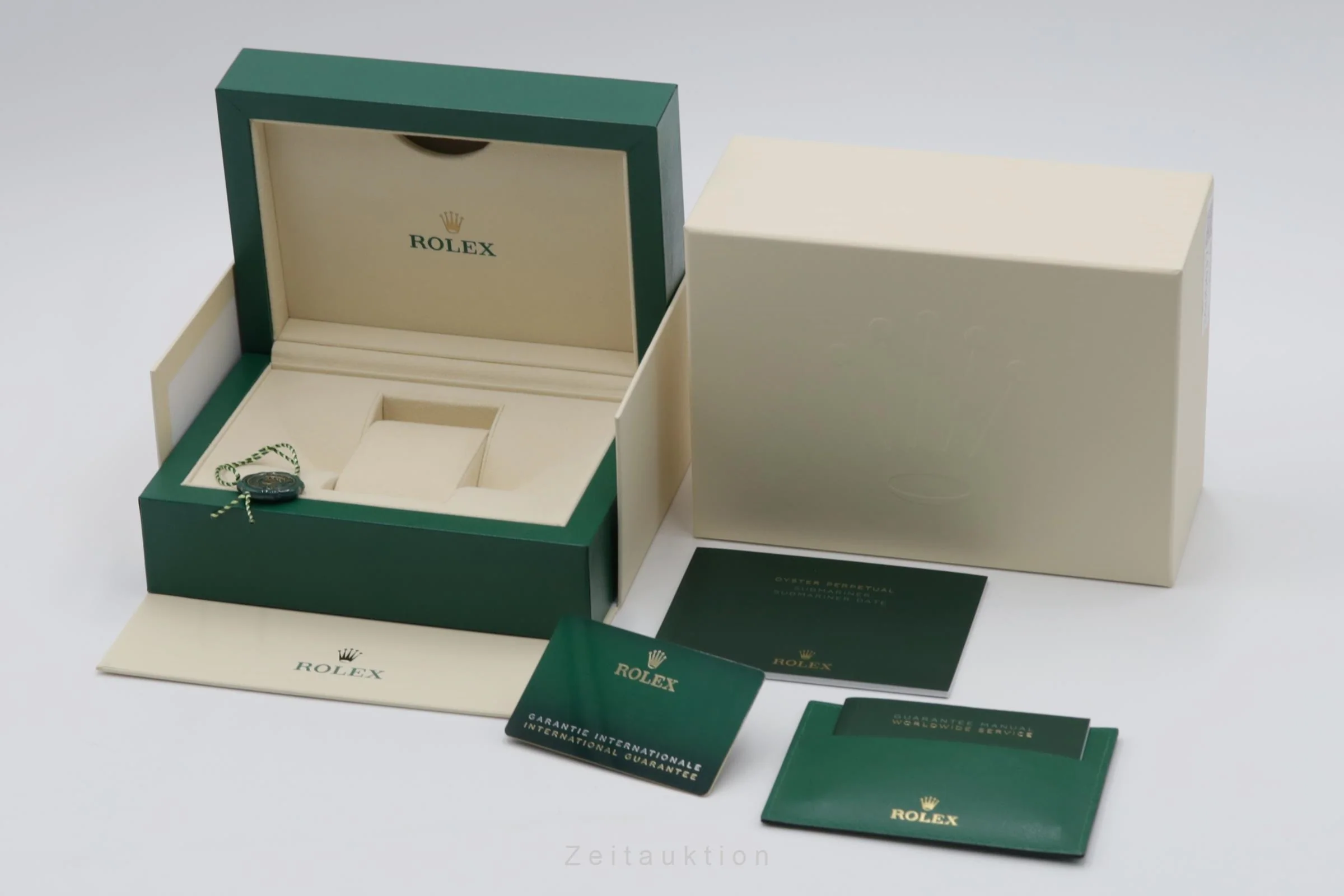 Rolex Submariner steel automatic men's watch 124060  [2600637] - Image 9