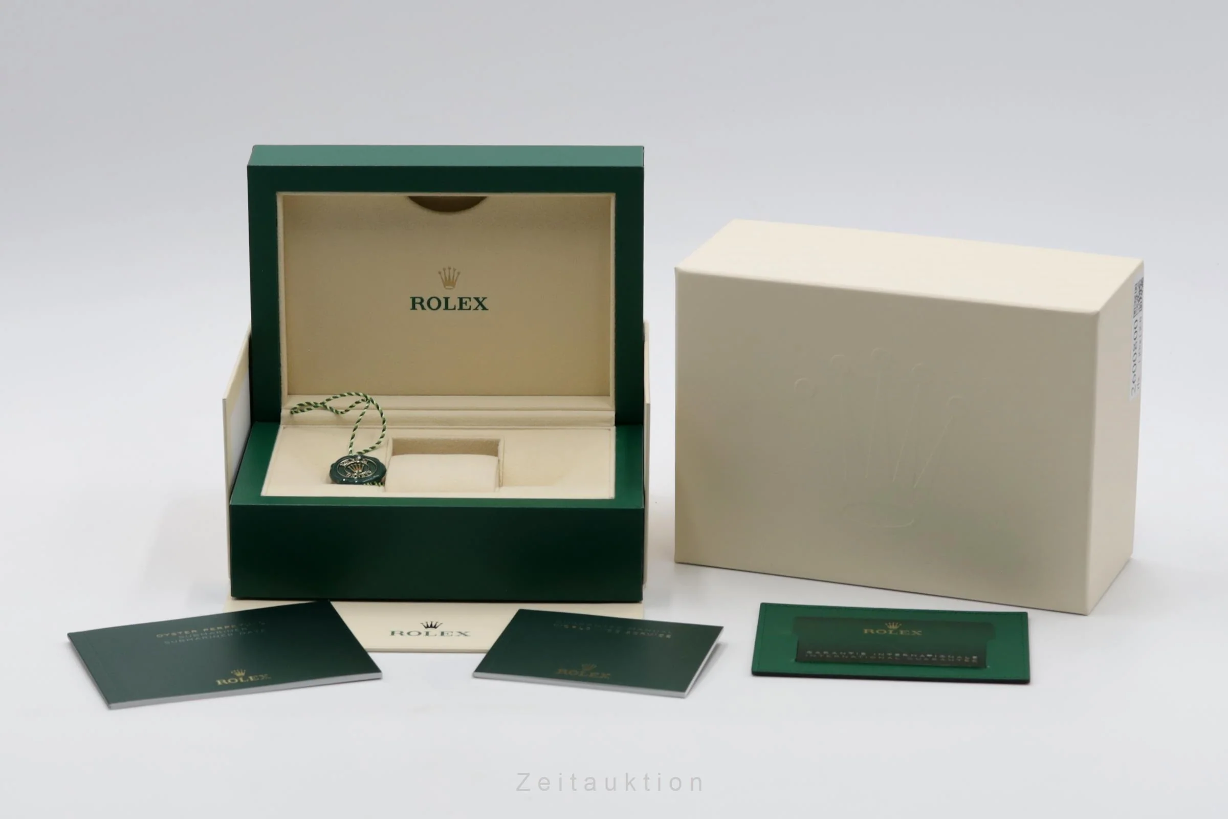 Rolex Submariner steel automatic men's watch 124060  [2600800] - Image 9