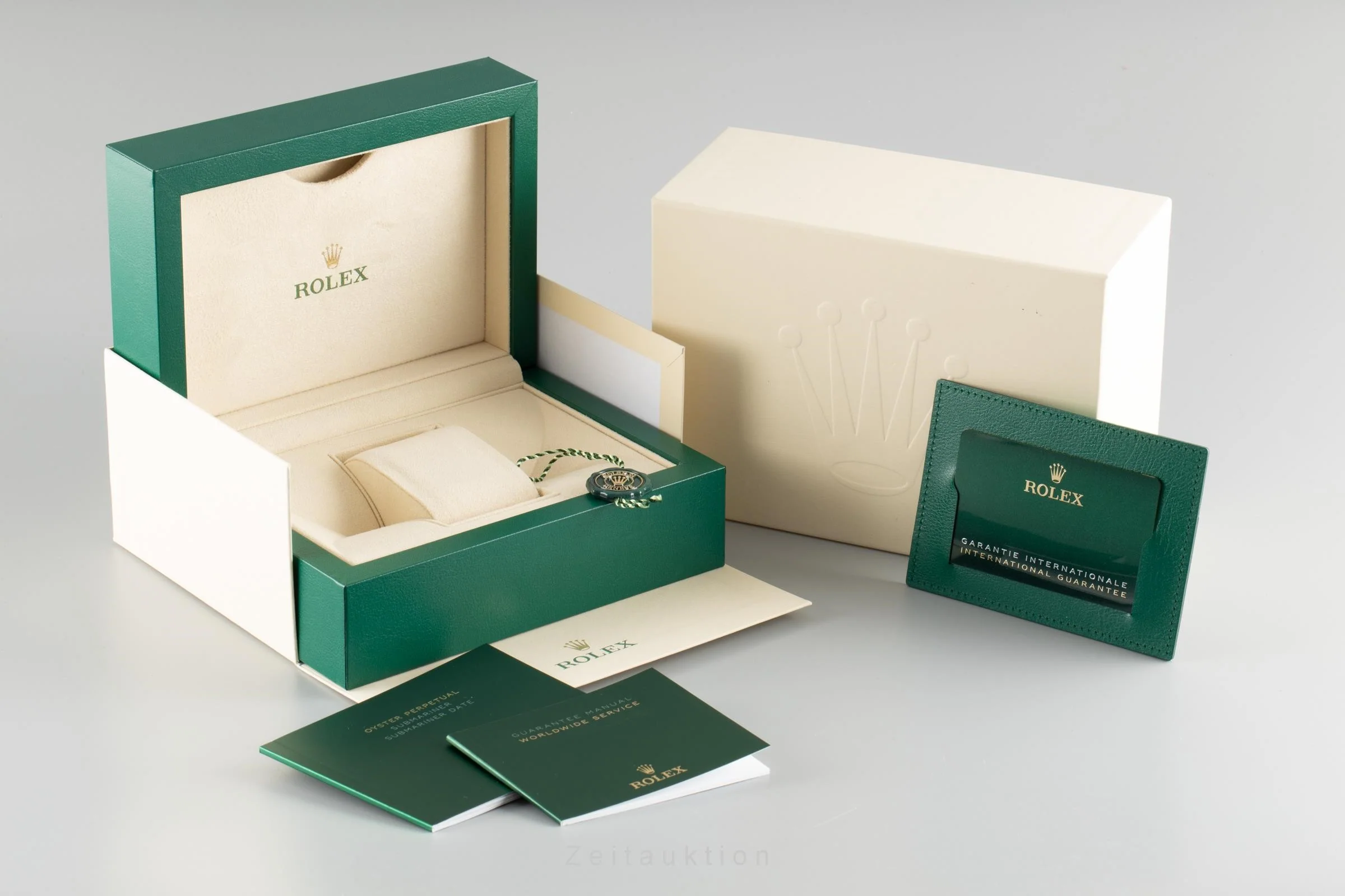 Rolex Submariner steel / gold automatic men's watch 126613LB  [2108350] - Image 8