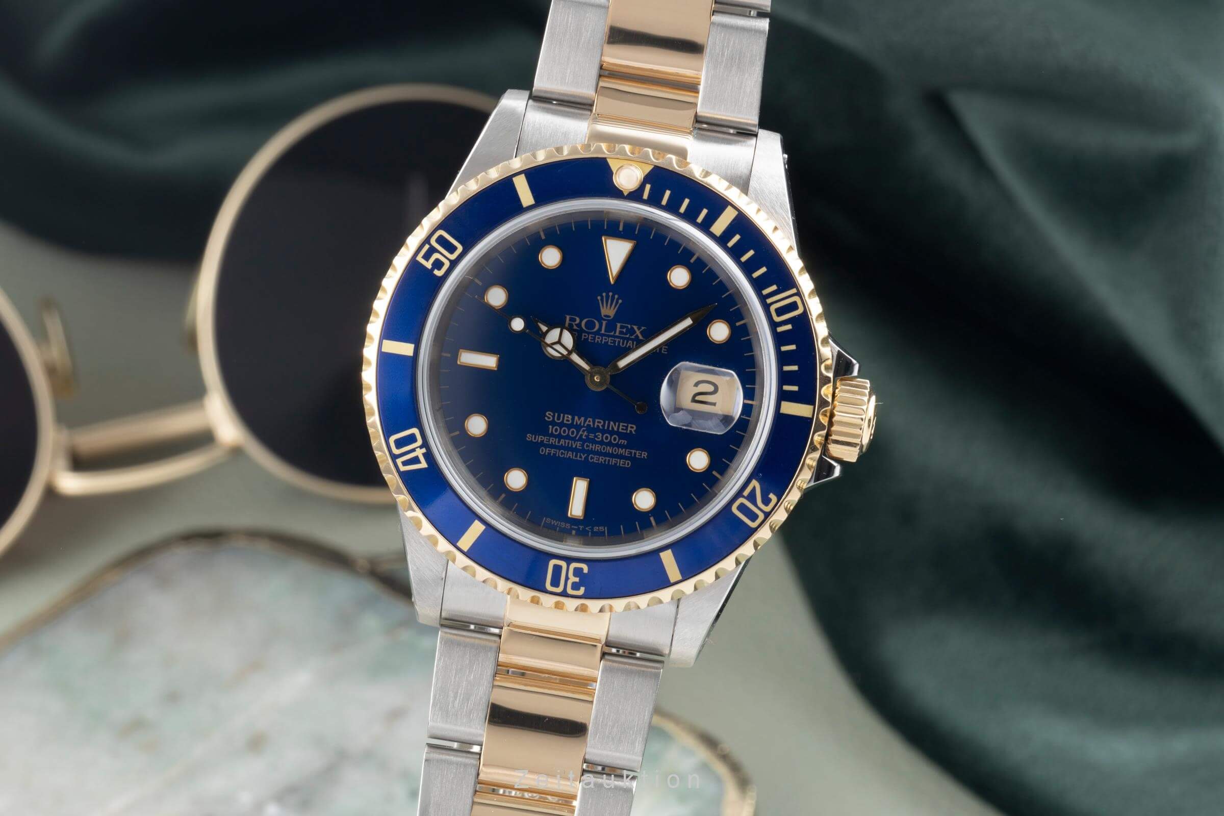 Rolex Submariner steel / gold automatic men's watch 16613  [2500621] - Image 2