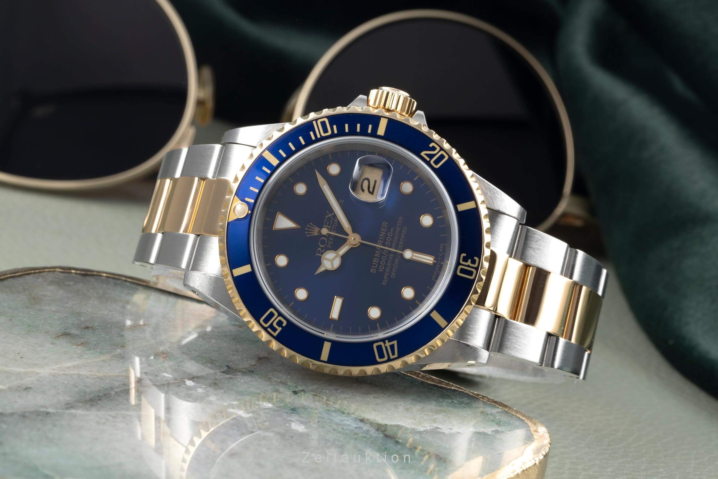 Rolex Submariner steel / gold automatic men's watch 16613  [2500621] - Image 3