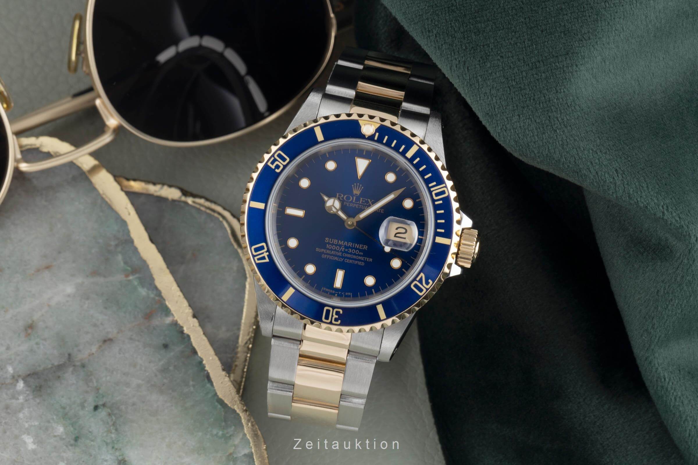 Rolex Submariner steel / gold automatic men's watch 16613  [2500621] - Image 4