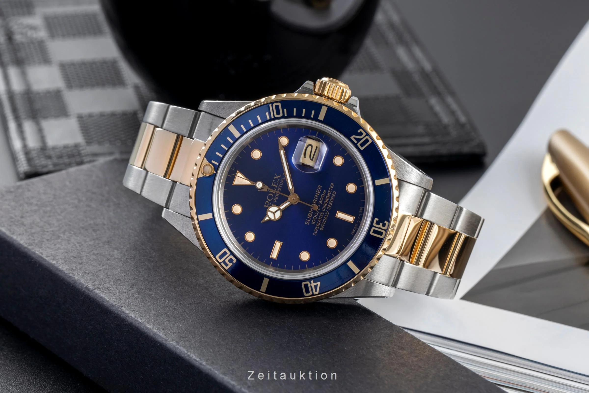 Rolex Submariner steel / gold automatic men's watch 16803  [2502179] - Image 3