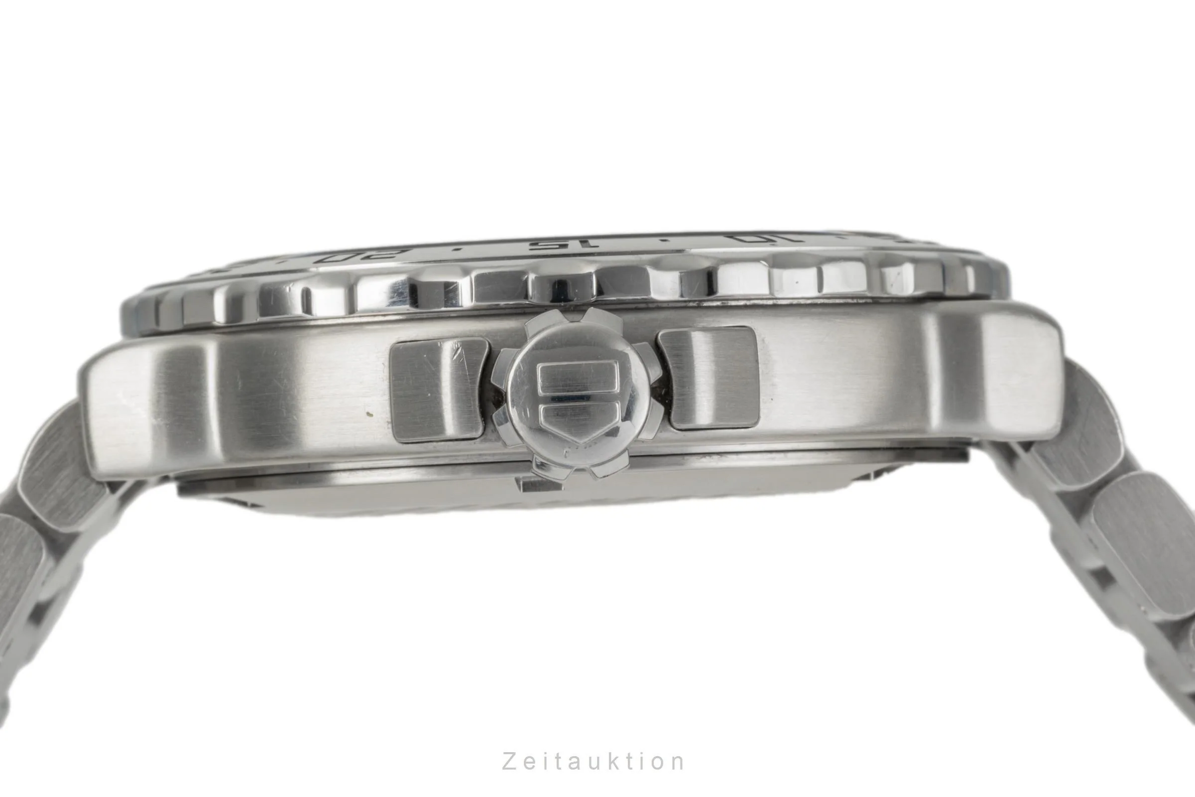 Tag Heuer Formula 1 steel quartz men's watch WAU1112  [2302196] - Image 13
