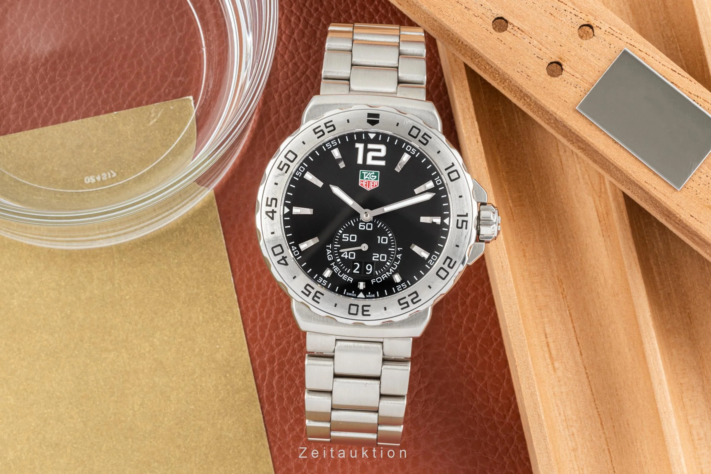 Tag Heuer Formula 1 steel quartz men's watch WAU1112  [2302196] - Image 3