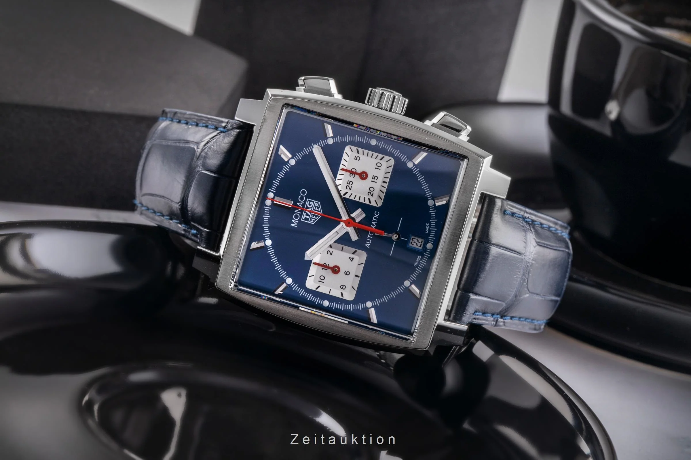 Tag Heuer Monaco chronograph steel automatic men's watch CBL2111 LP: 7600EUR  [2504833] - Image 3