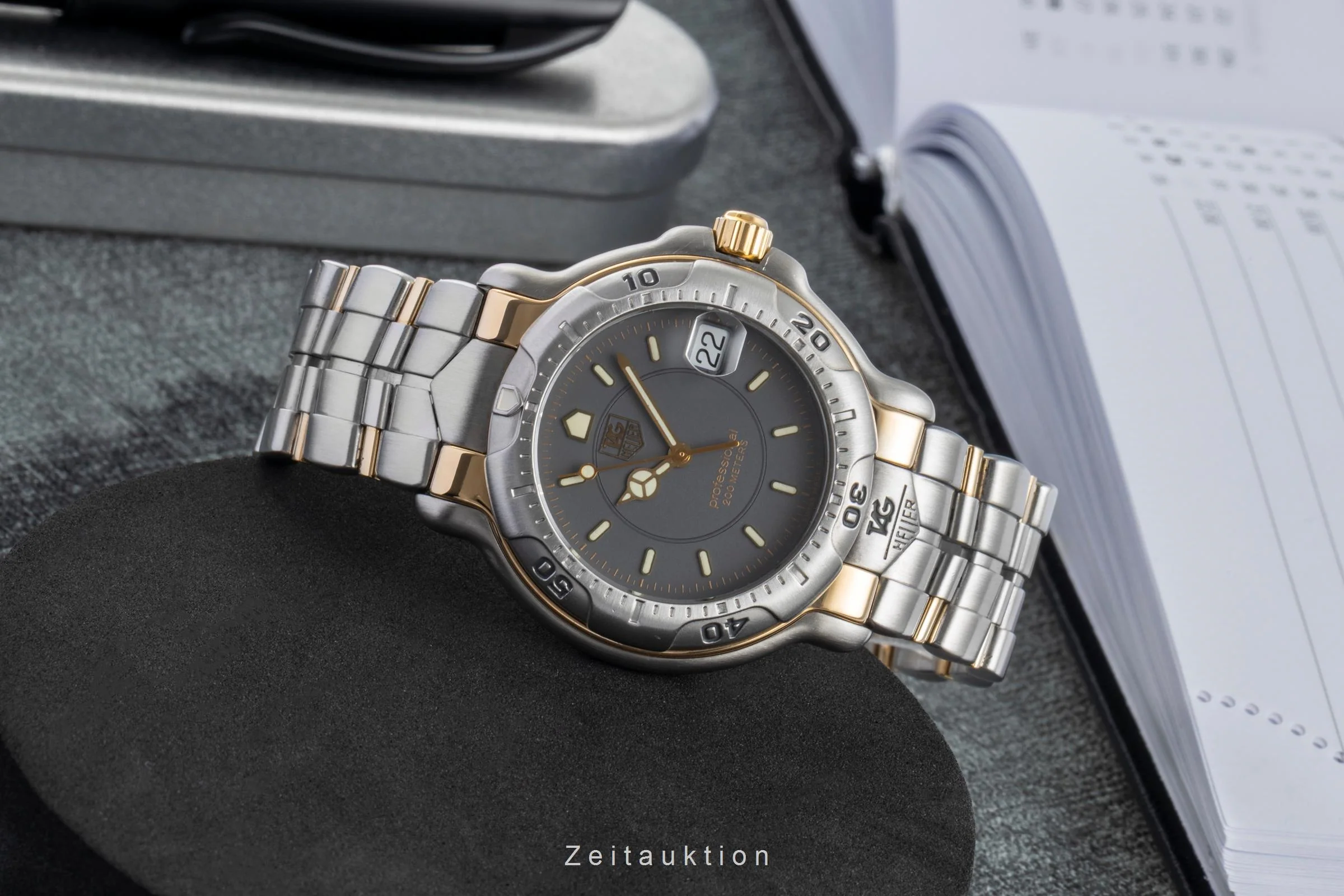 Tag Heuer Professional steel / gold quartz men's watch WH1152  [2507526] - Image 3
