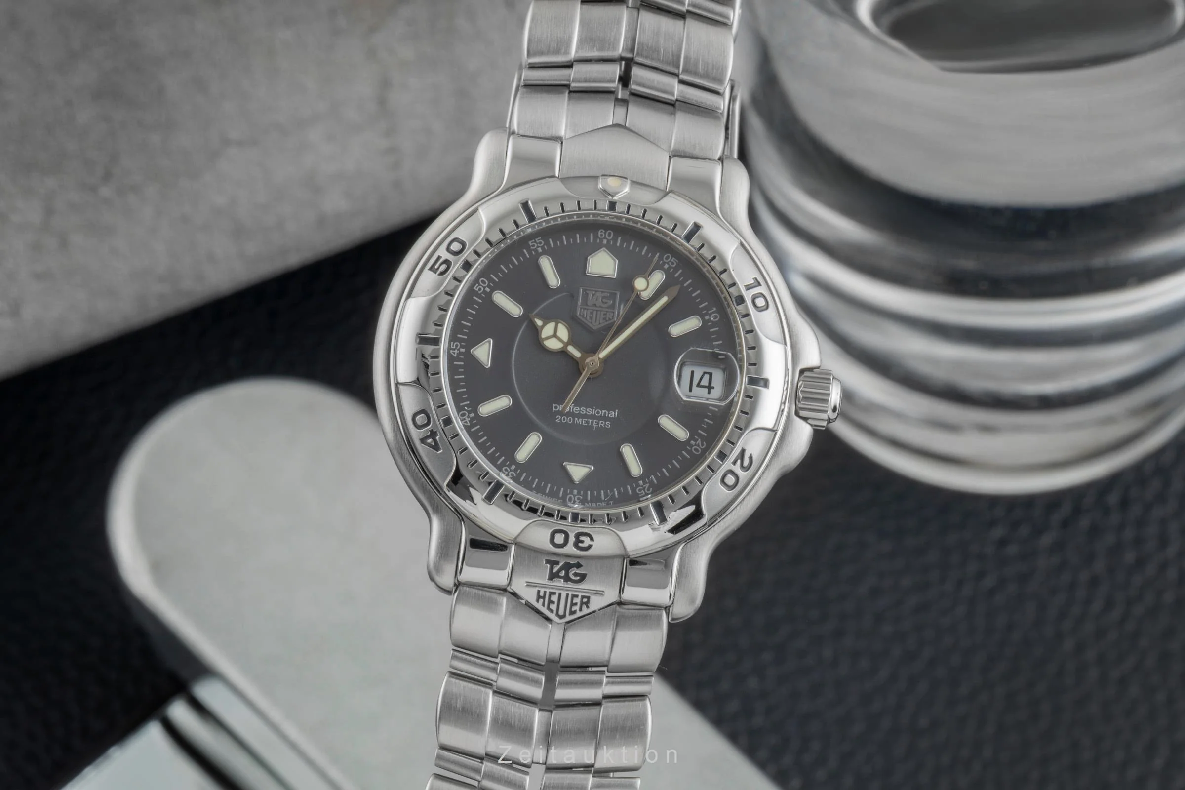 Tag Heuer Professional steel quartz men's watch WH1112-K1  [2504646] - Image 2