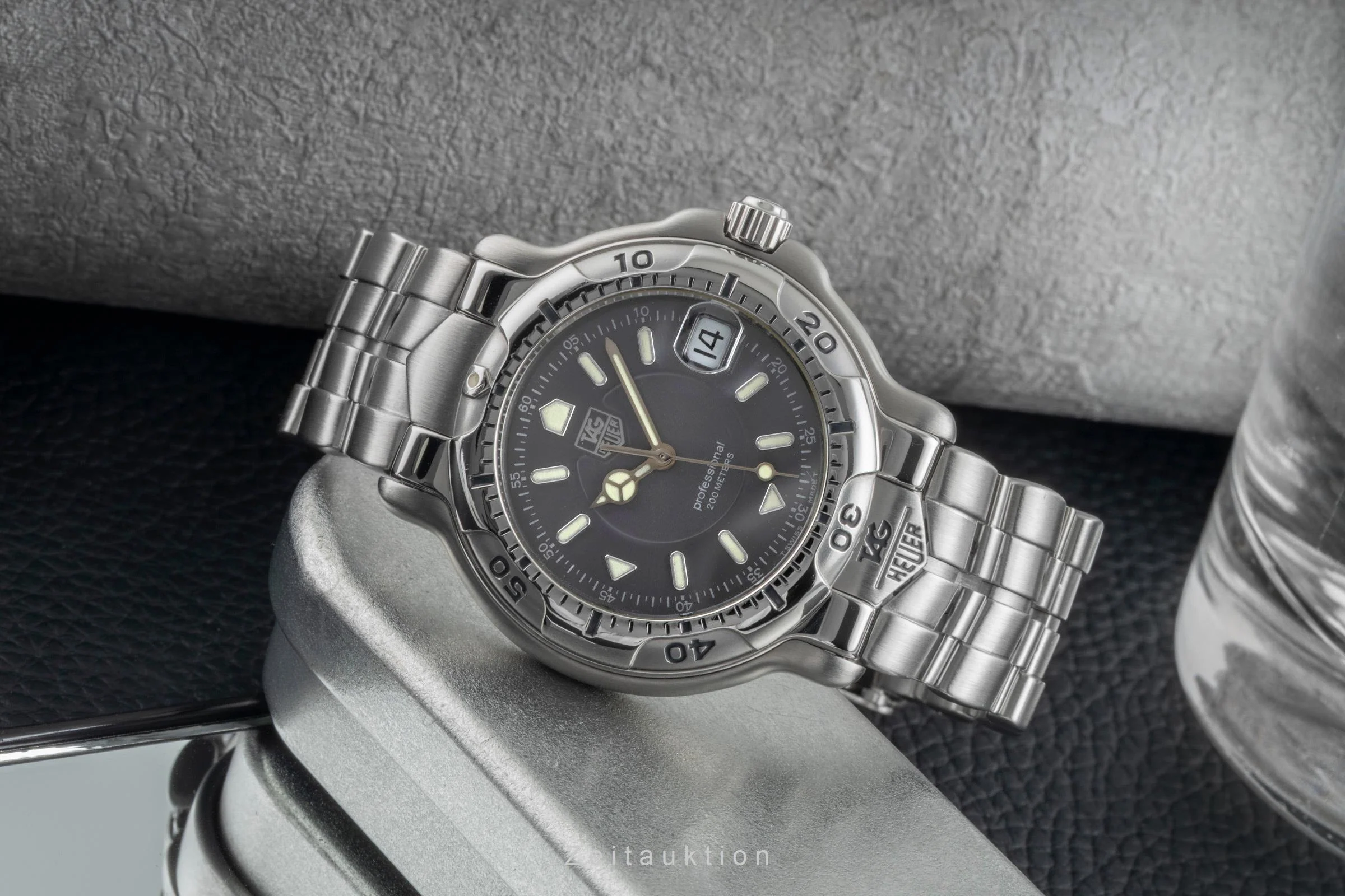 Tag Heuer Professional steel quartz men's watch WH1112-K1  [2504646] - Image 3
