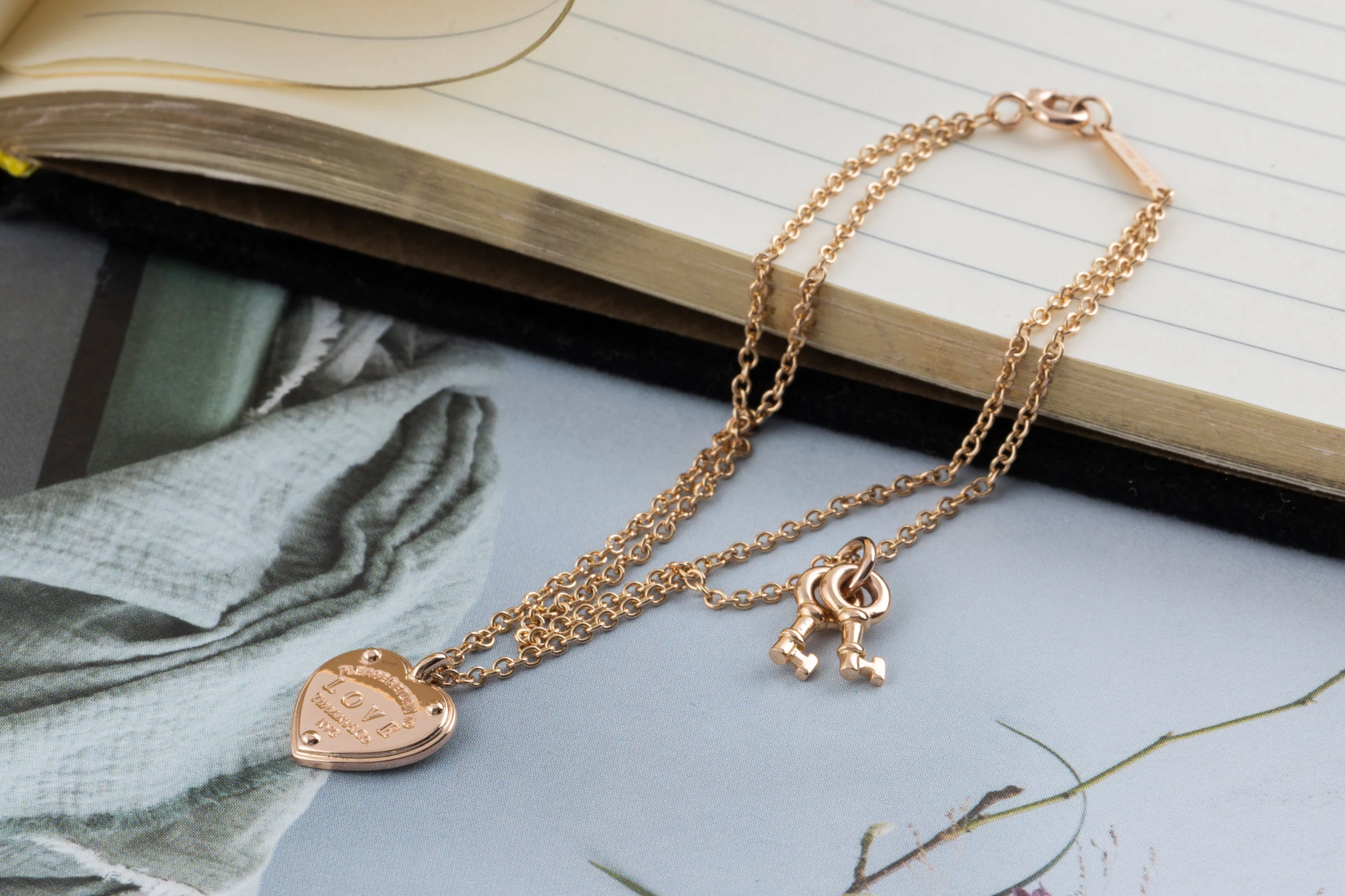Tiffany & Co. bracelet with heart pendant & key 18k rose gold retail price: 1950,- €[KL26000] - Image 2