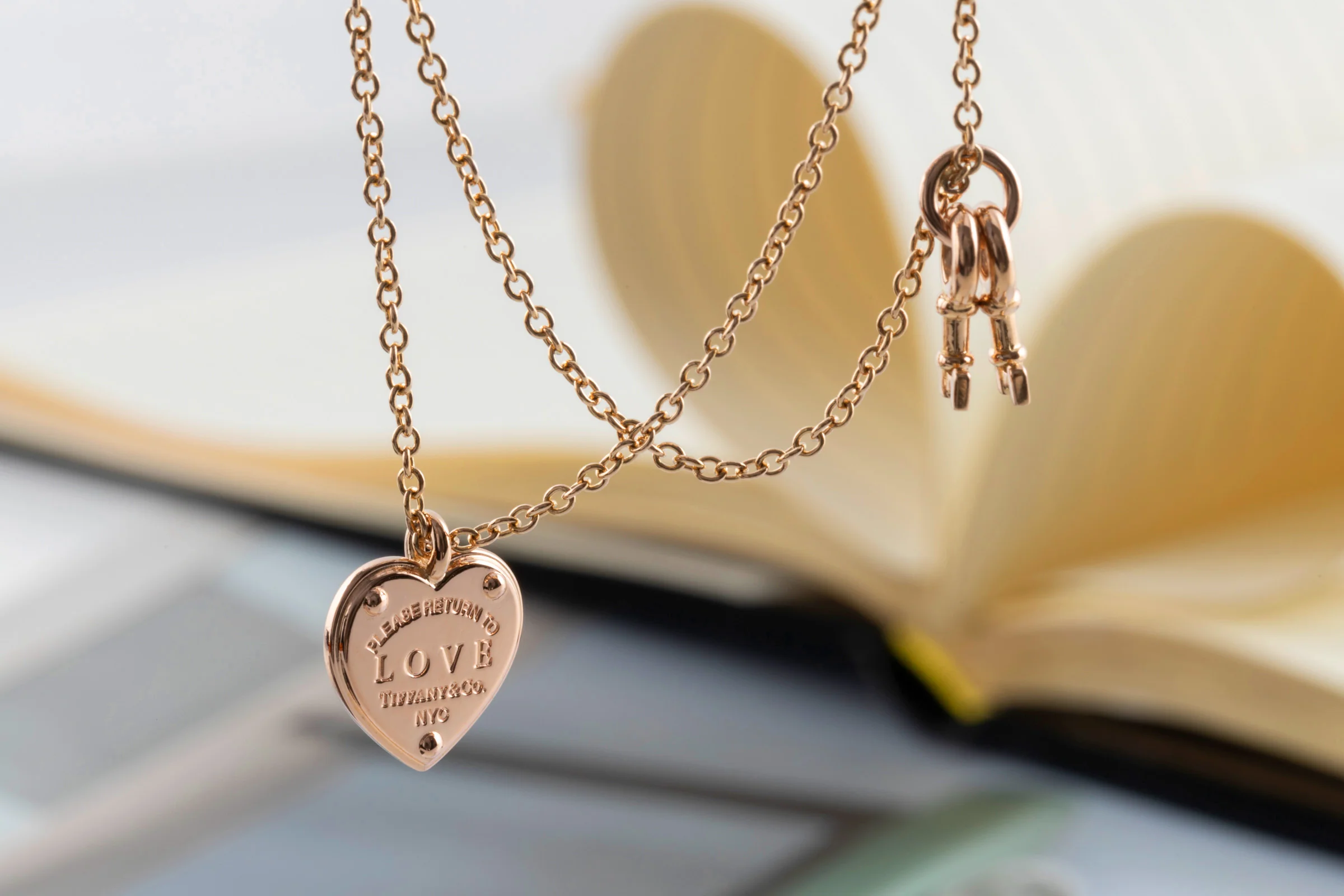 Tiffany & Co. bracelet with heart pendant & key 18k rose gold retail price: 1950,- €[KL26000] - Image 3