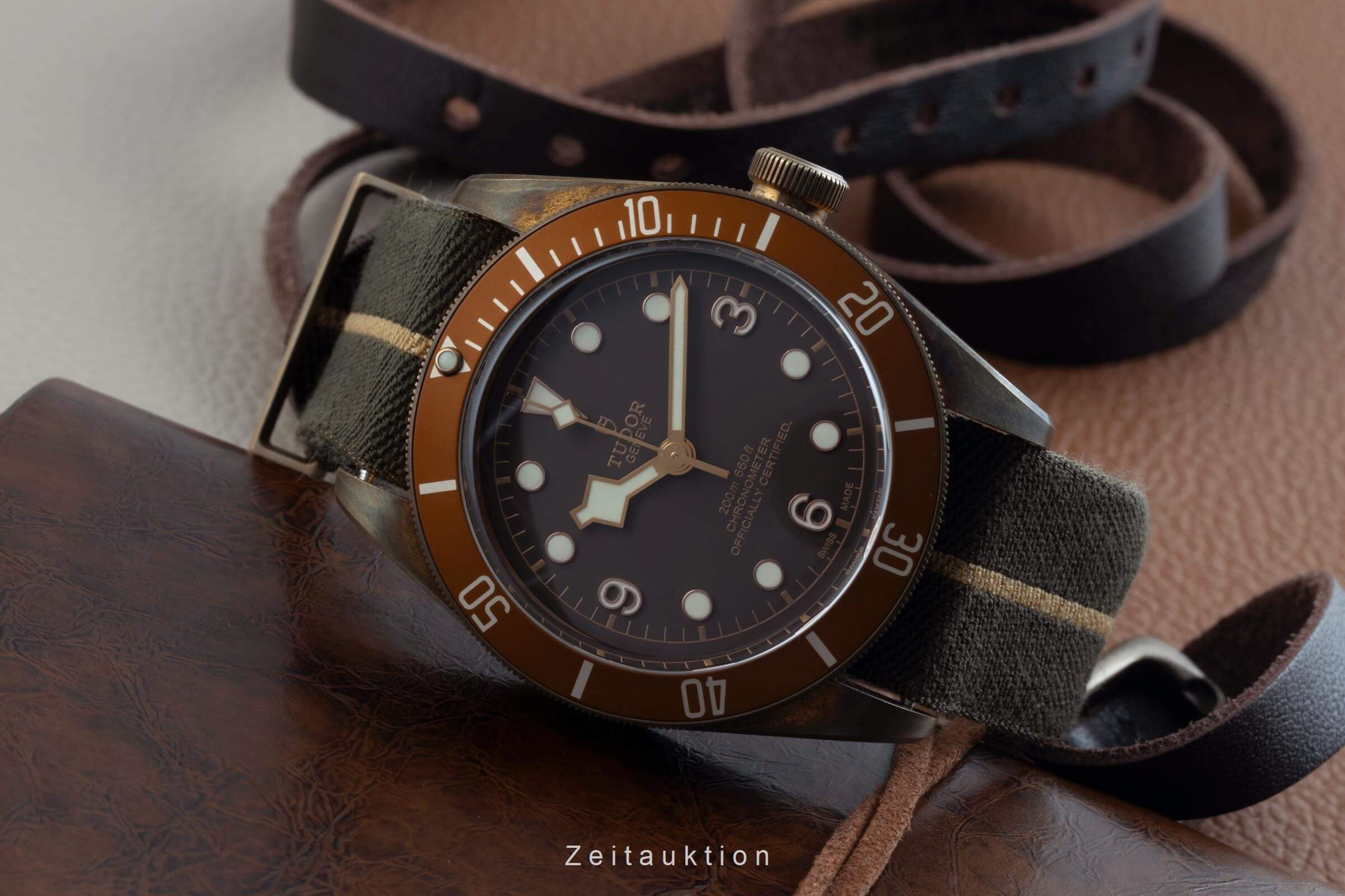 Tudor Black Bay bronze automatic men's watch 79250B  [2500510] - Image 3
