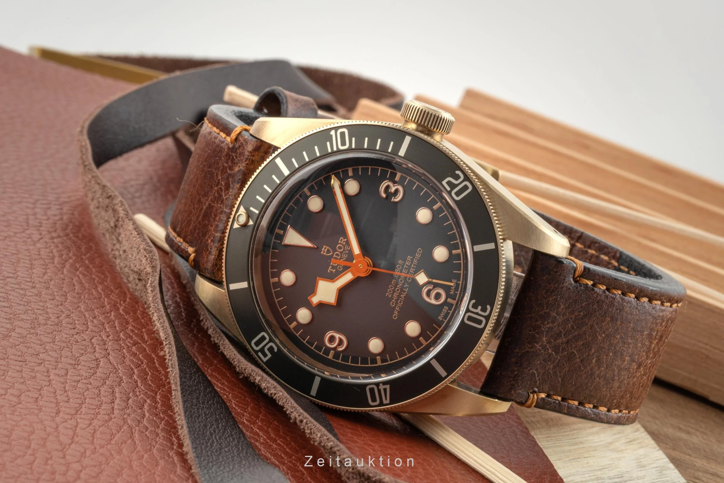 Tudor Black Bay bronze automatic men's watch 79250BA LP: 4310EUR  [2302239] - Image 2